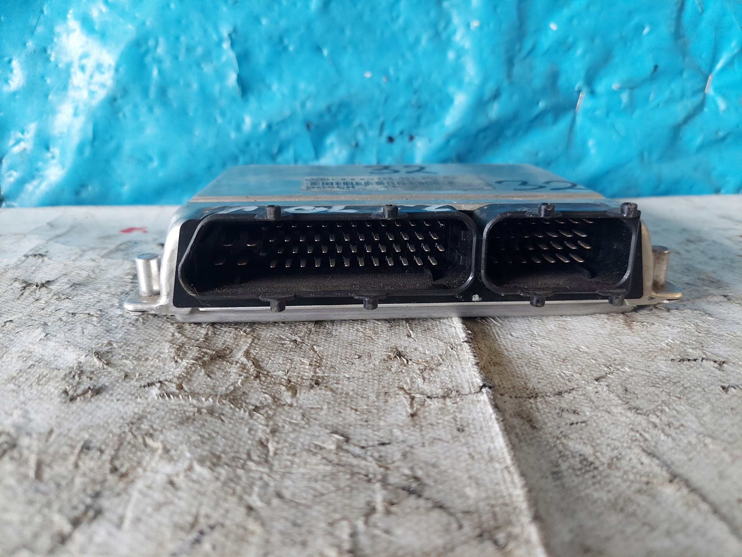 A4 B5 2.8 V6 4D0907551G control unit of the engine