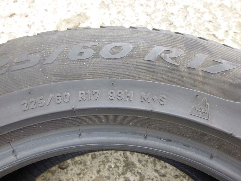 PIRELLI SOTTOZERO 3 225 60 R17 99H opona zimowa Średnica 17