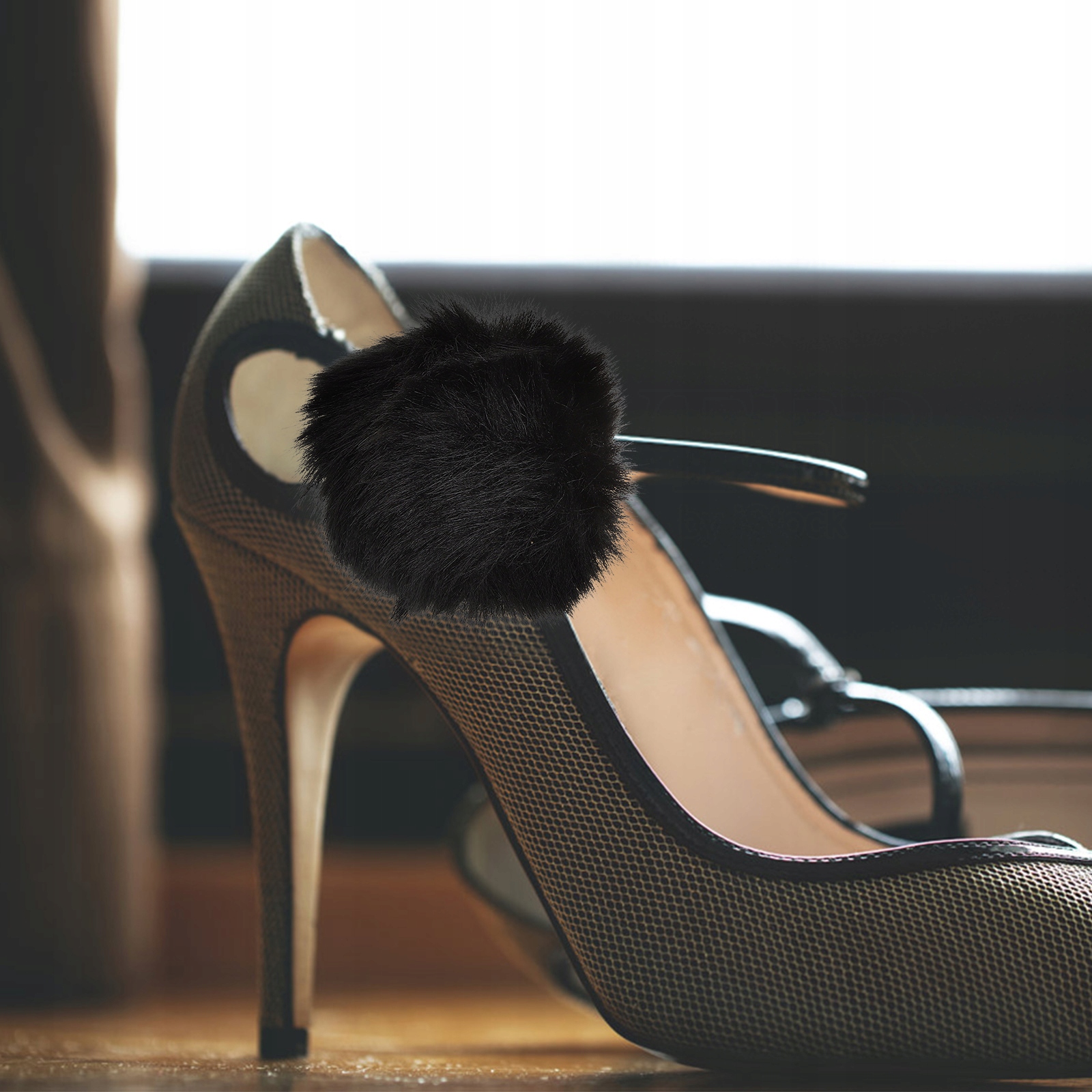 1 para klipsów do butów z pomponem Zdejmowane Stan opakowania oryginalne