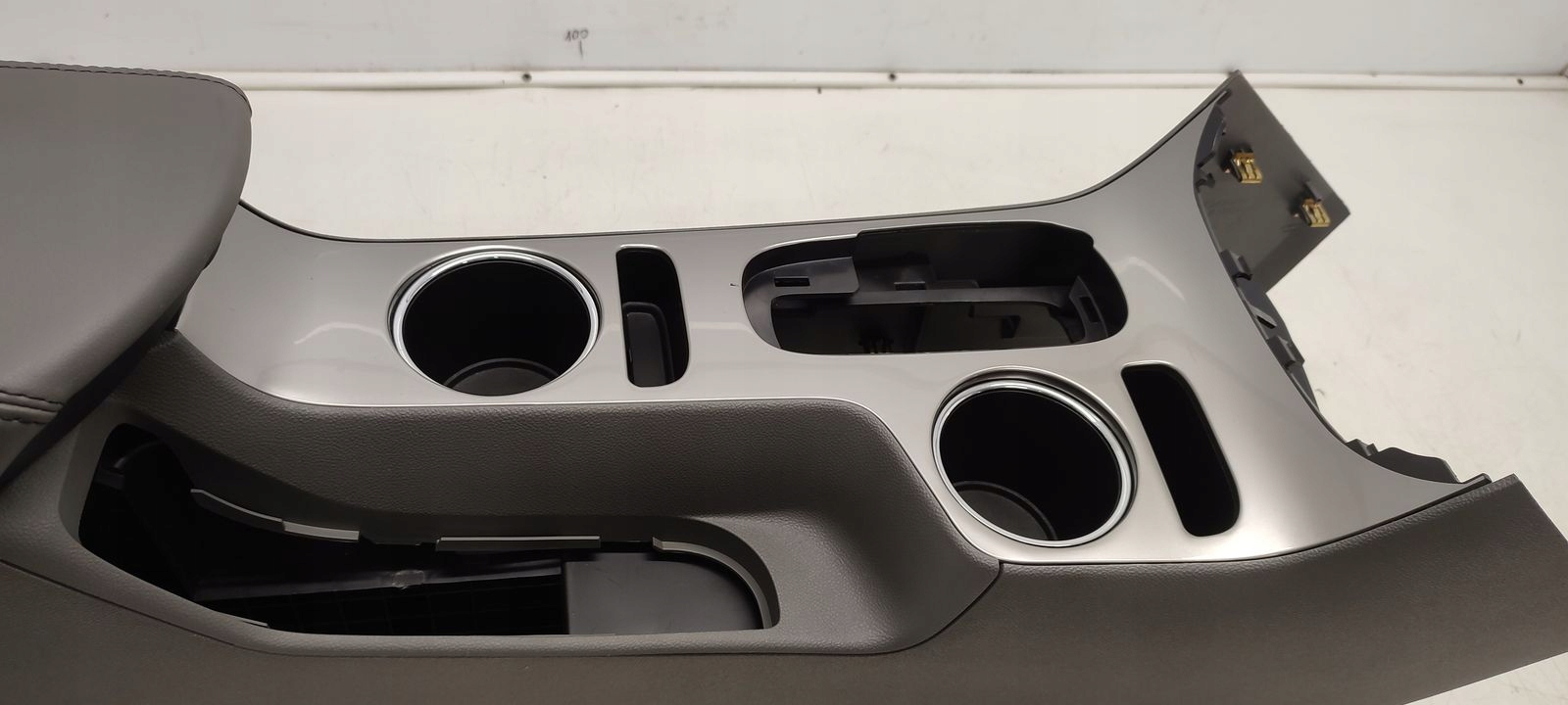 bracciolo tunel Chevrolet Malibu 2,5 automat