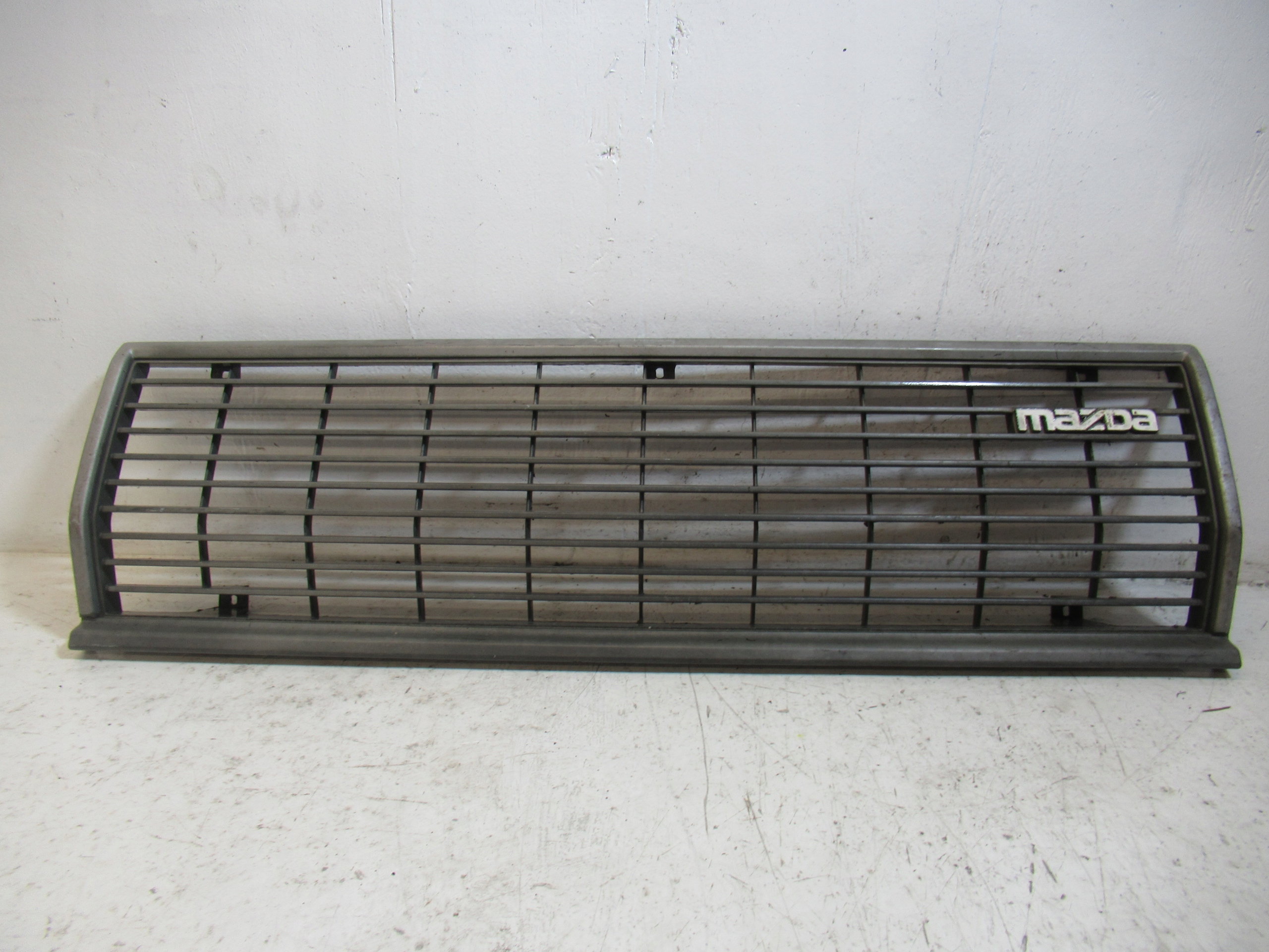 Grill Grill MAZDA 323 395350711 1978