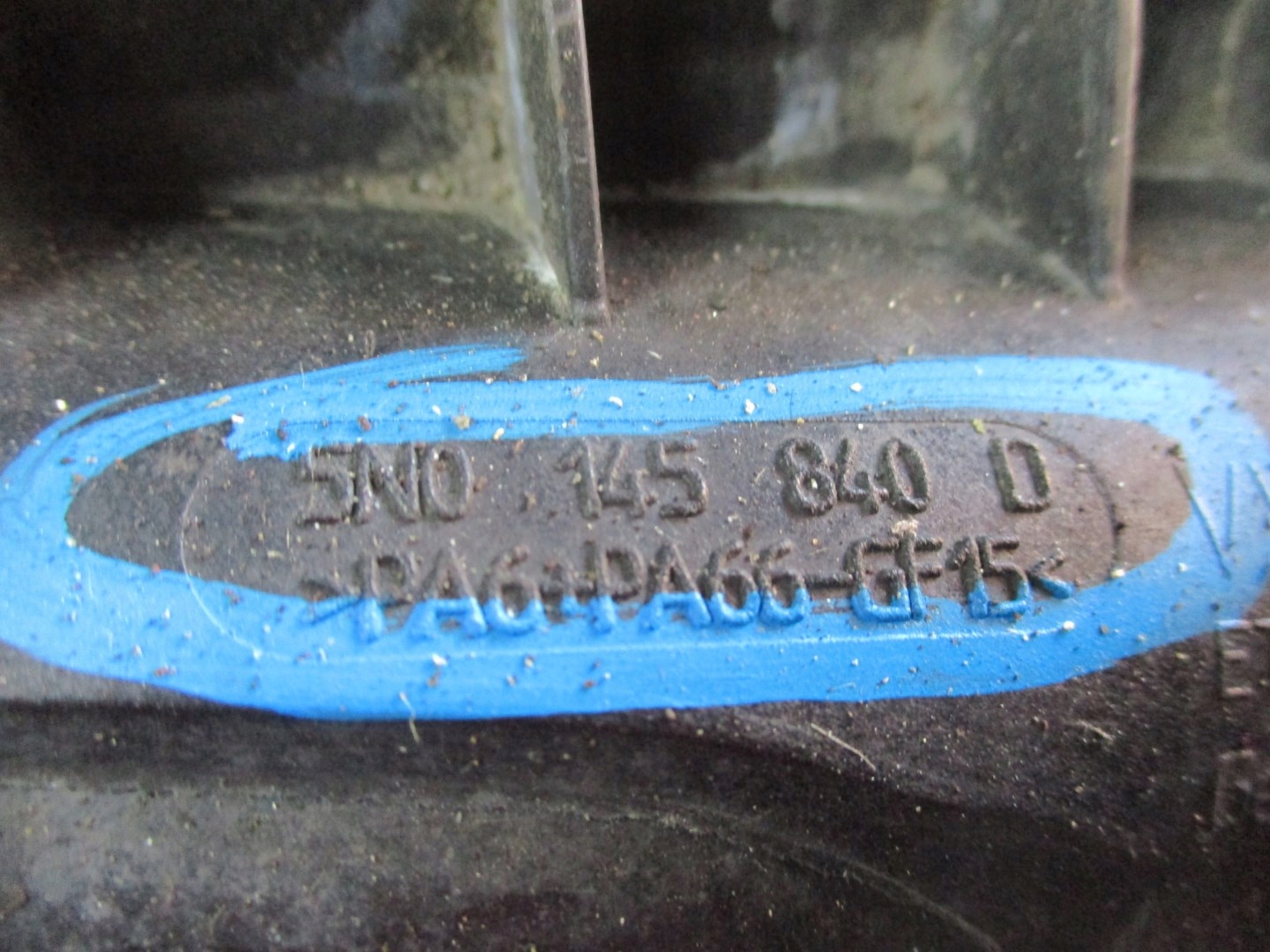 trouba intercoolera přívod vzduchový 5N0145840D