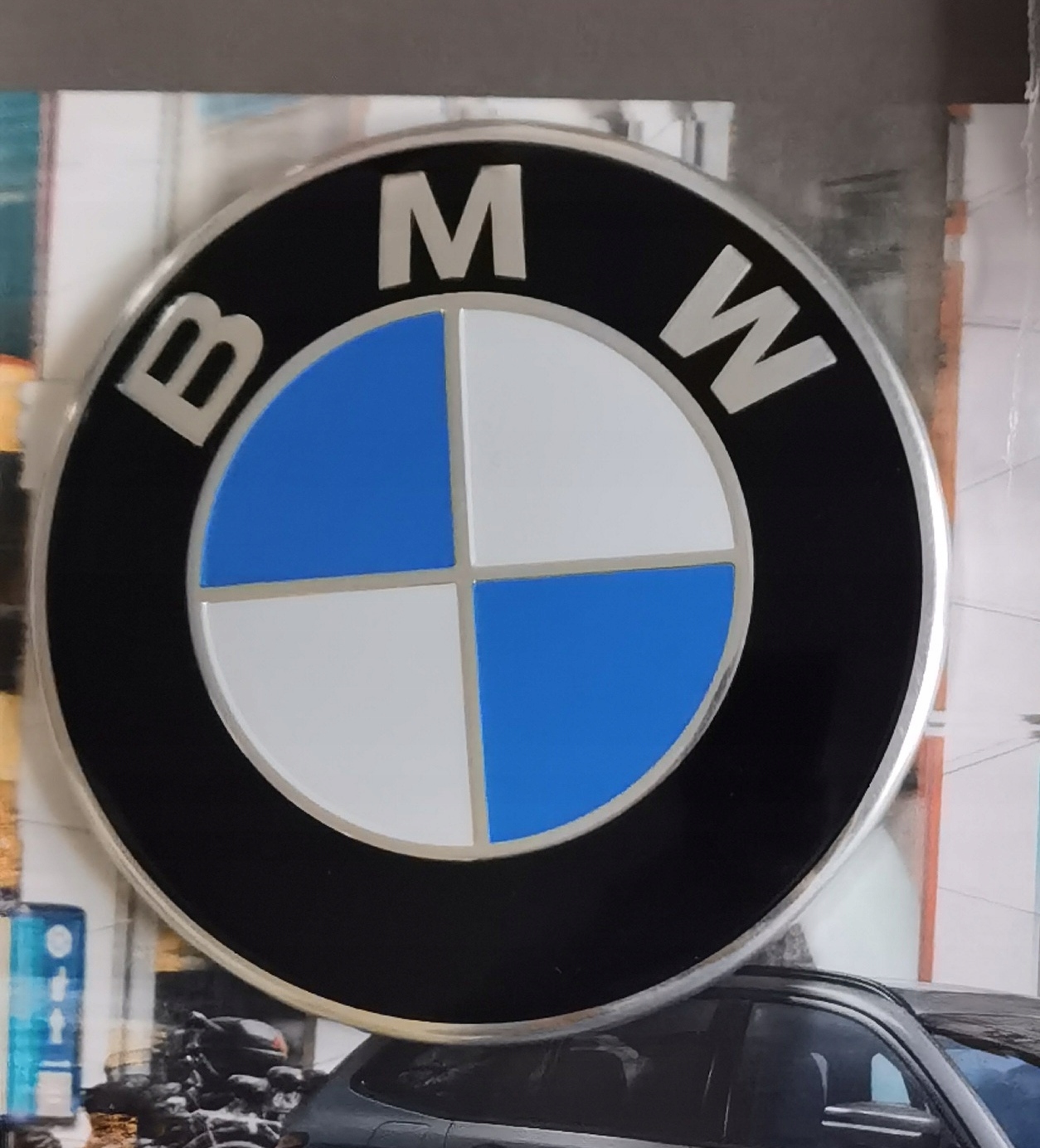 Logo Znaczek Emblemat zamiennik na maskę do Bmw F07 F10 F11 2 Pin