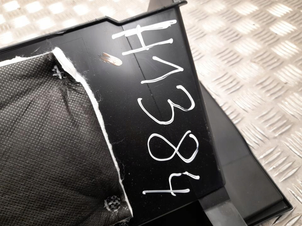 бардачок mazda CX-30 DM 2022 DFR564051