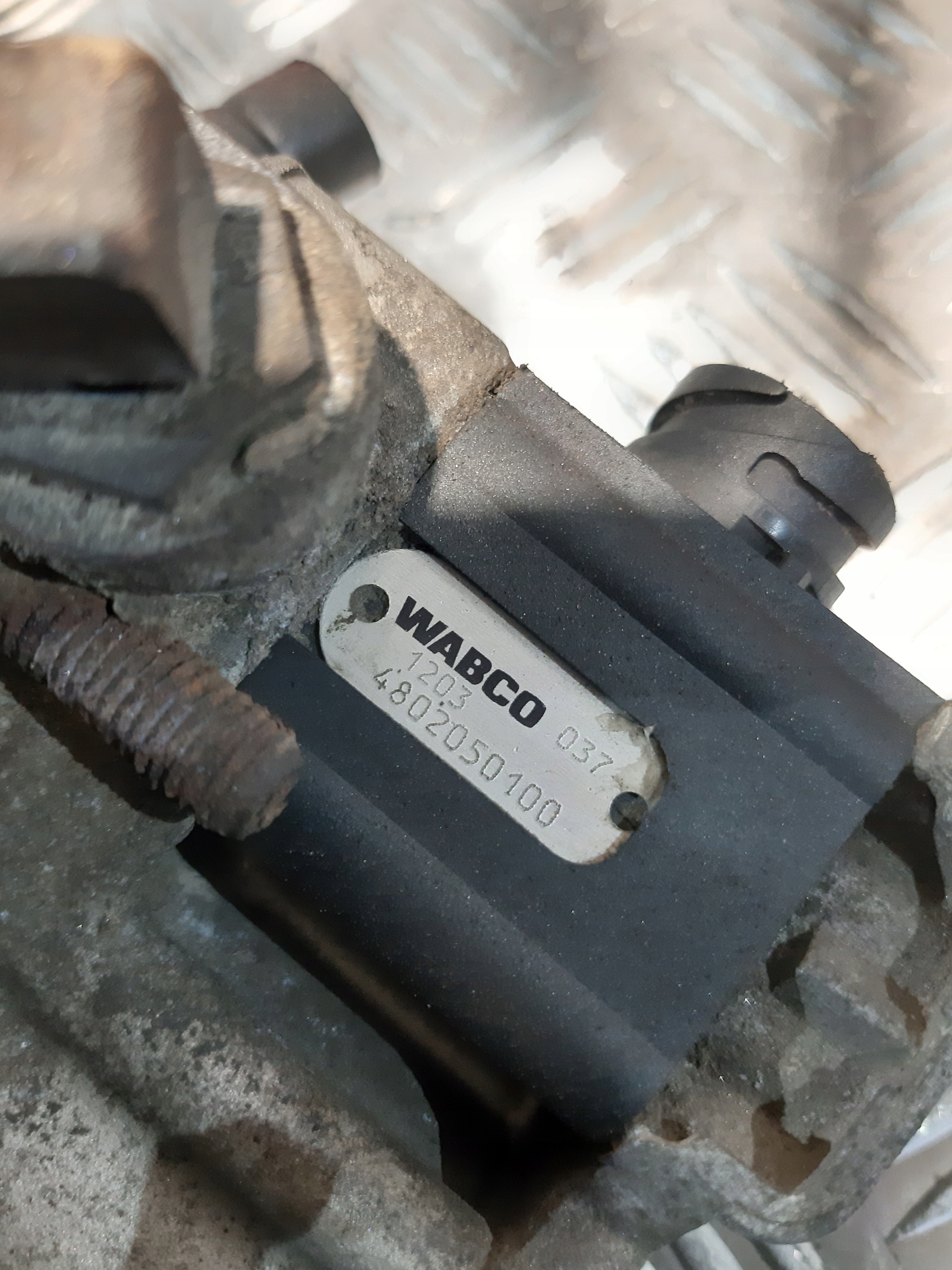 ventil nadmiarowy WABCO 4802050100