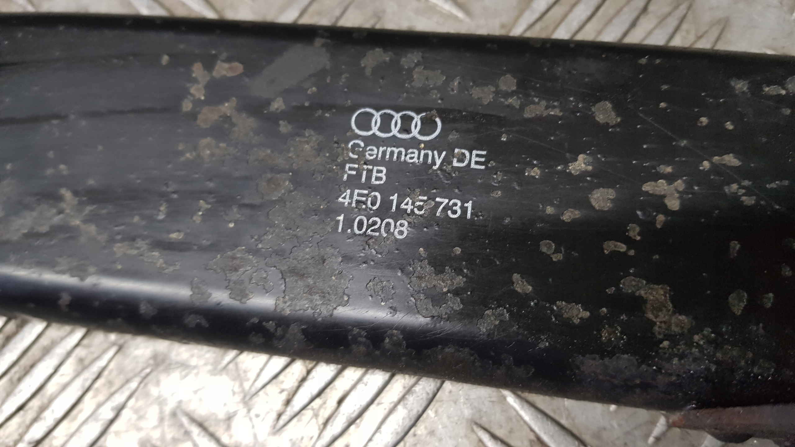 AUDI A8 D3 3.0 TDI rohr intercooler 4e0145731