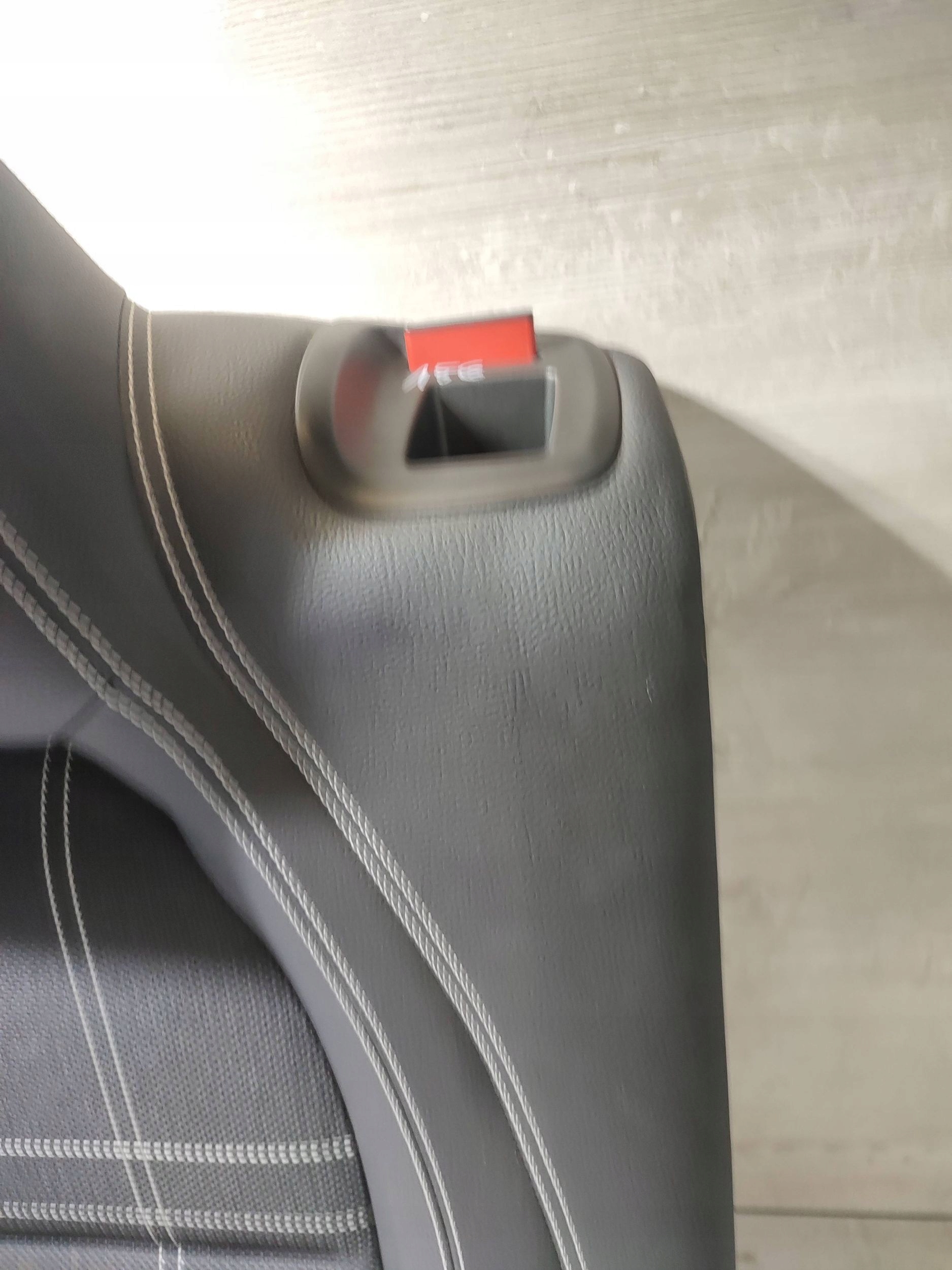 Mercedes-Benz GLA W156 2015 rear part side right side seat oparcie