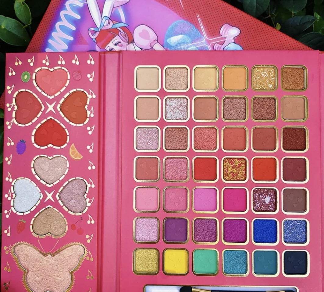 ZESTAW DO MAKIJAŻU DUŻY PALETA CIENIE DO POWIEK MAKE UP 60 KOLOROW DZIECI Marka Drobiazgarnia