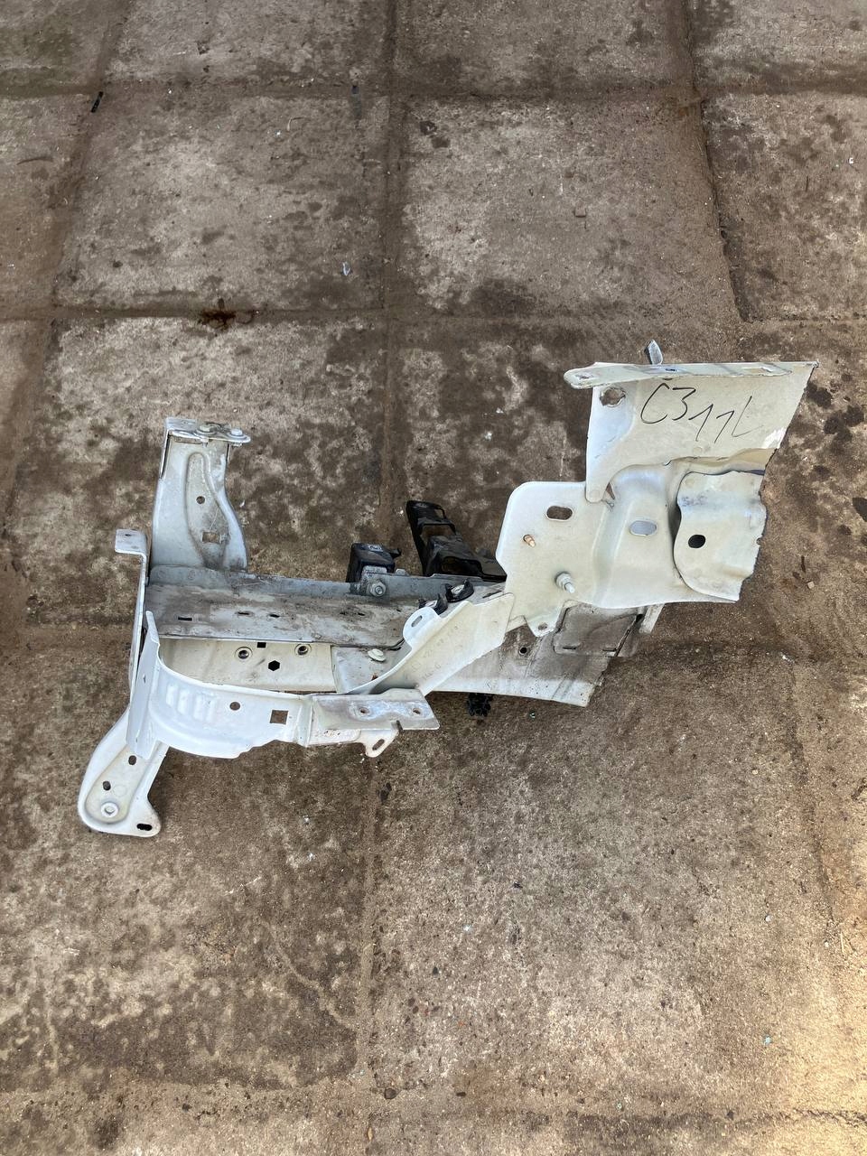 quarter quarter left front CITROEN C3 III EWP EWPB #11