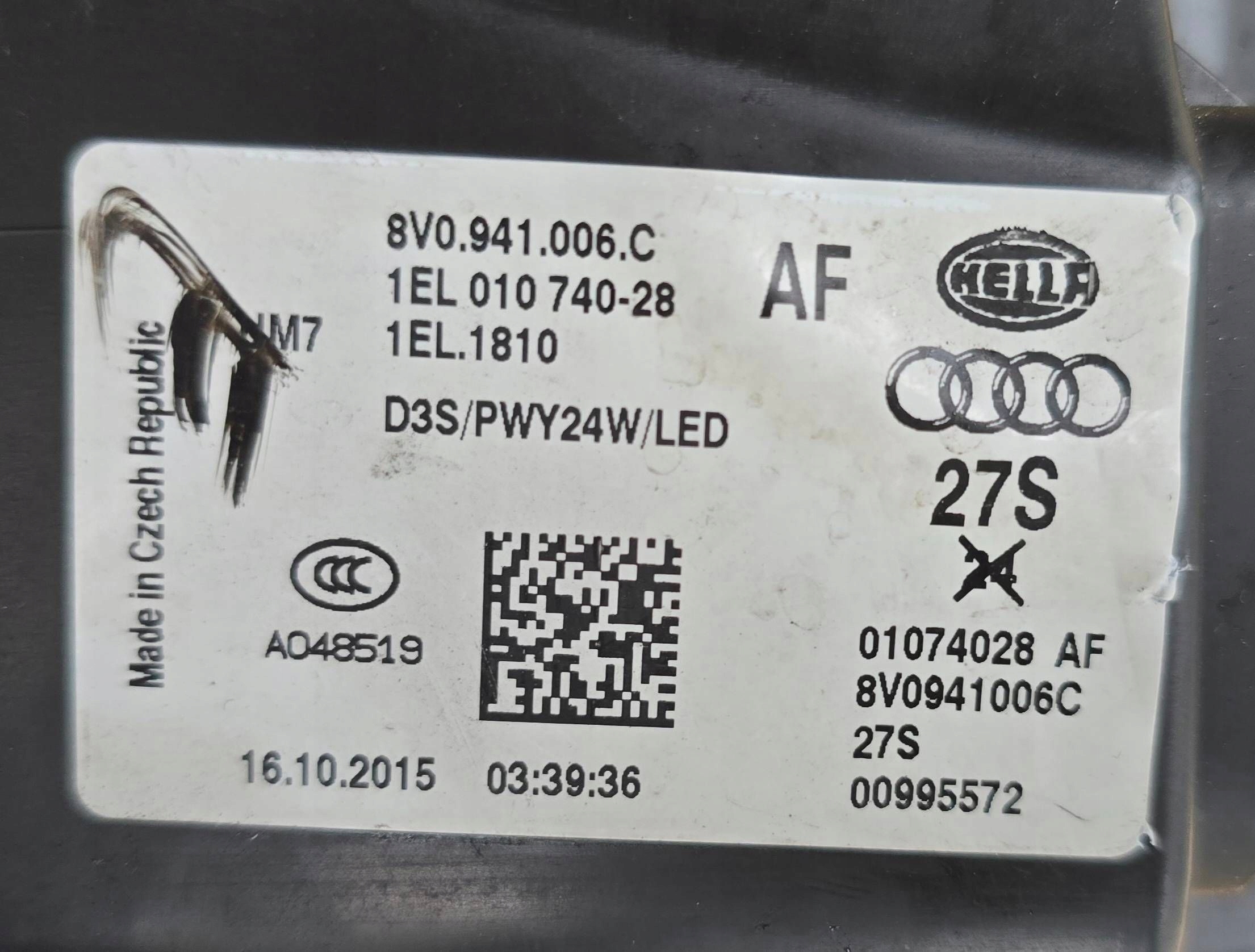 Audi A3 S3 8V front side right light front