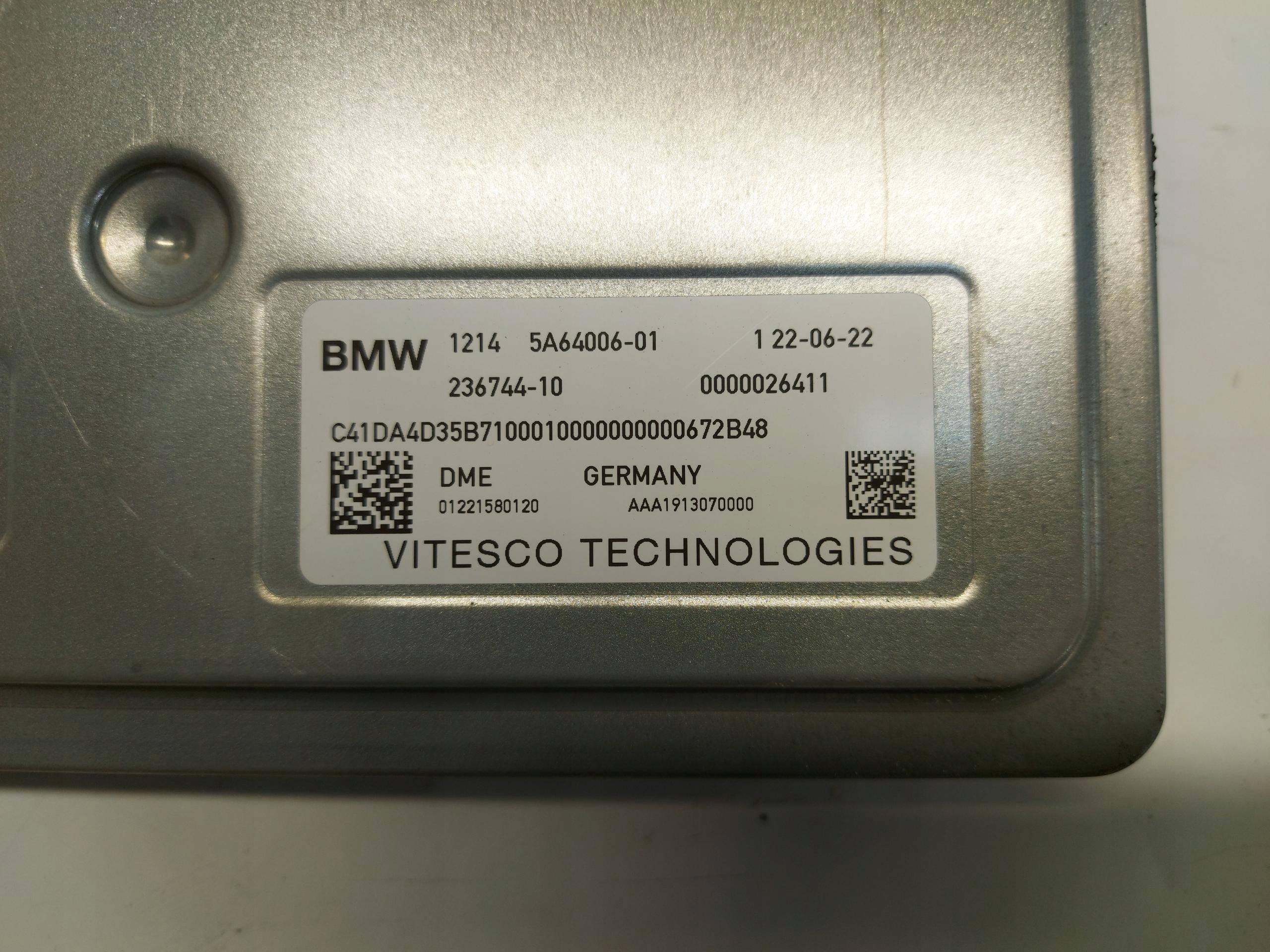BMW U06 200i 1.5TB computer control unit of the engine ECU 5A64006