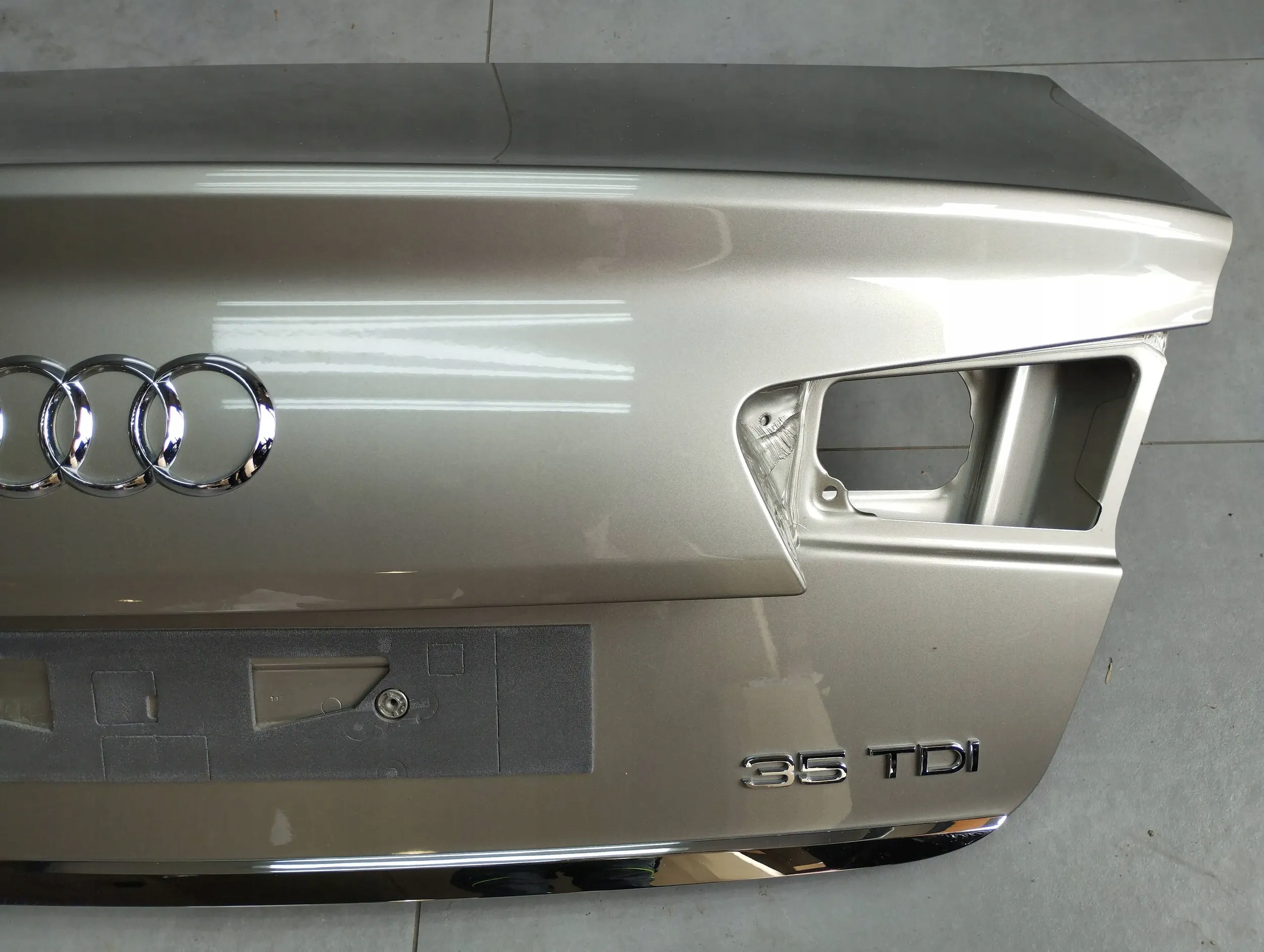 Audi A6 C7 4G sedan boot door LZ1U