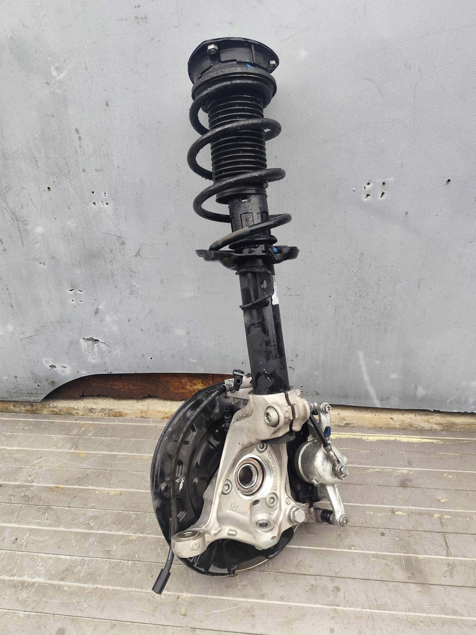 AUDI Q3 II 83A swing shock absorber left 5Q0407257C