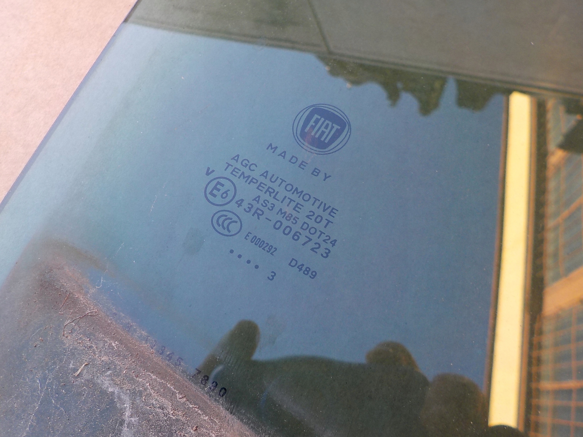 window right rear part fiat 500L 2013r