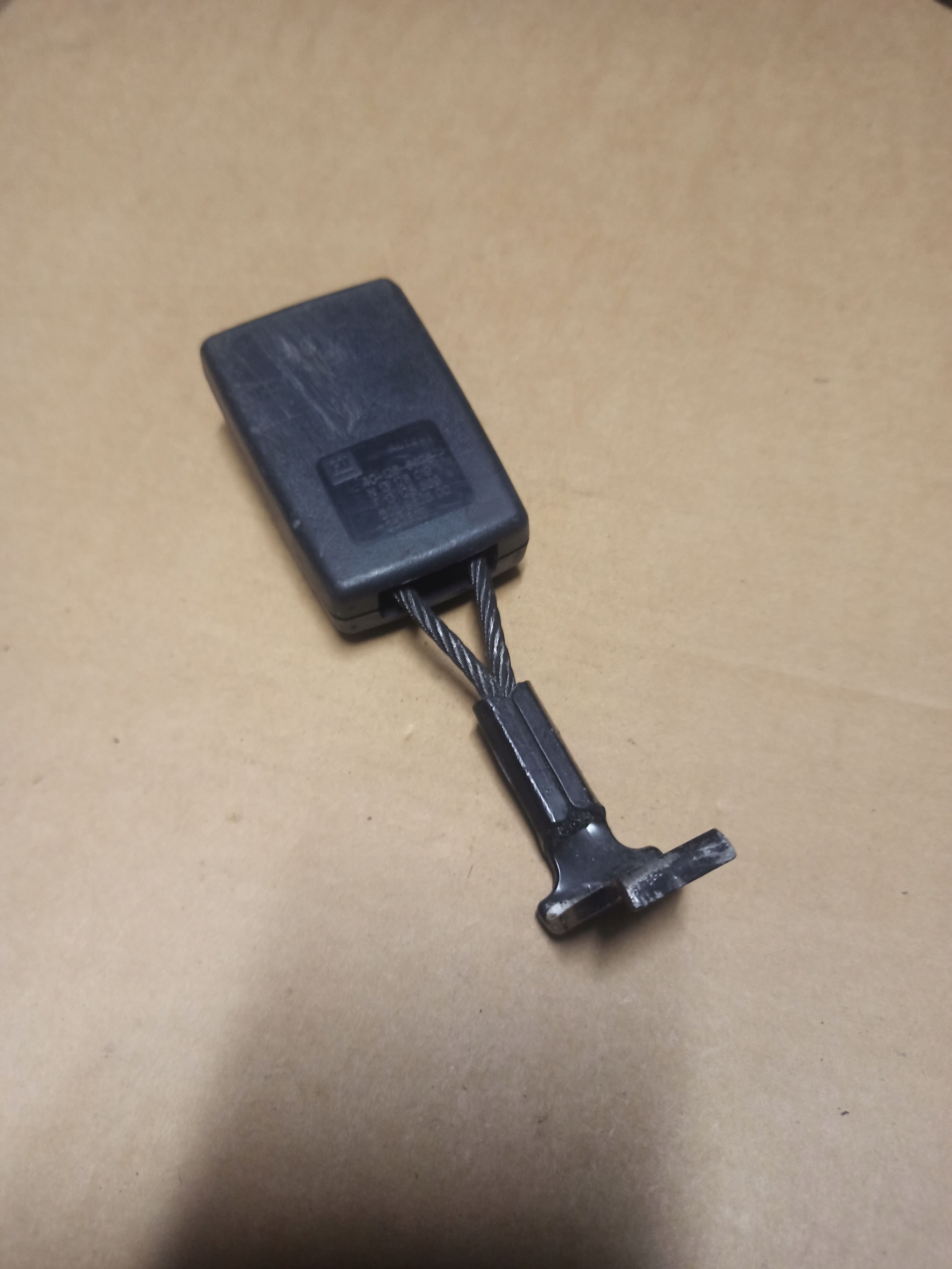 ZAPINKA PASOW rechts heck 401266978 OPEL CORSA E 14