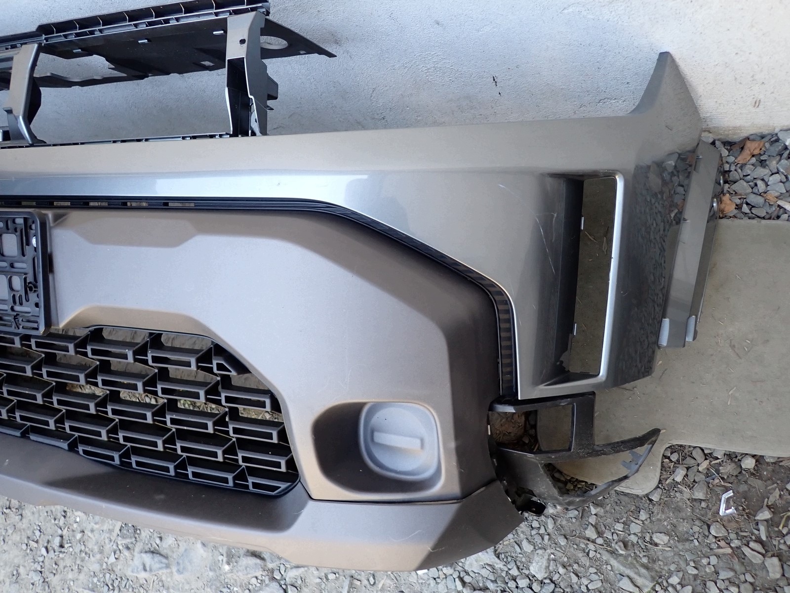 nárazník předek přední DACIA DUSTER 3 III PYM PYN 2023- 620221816R