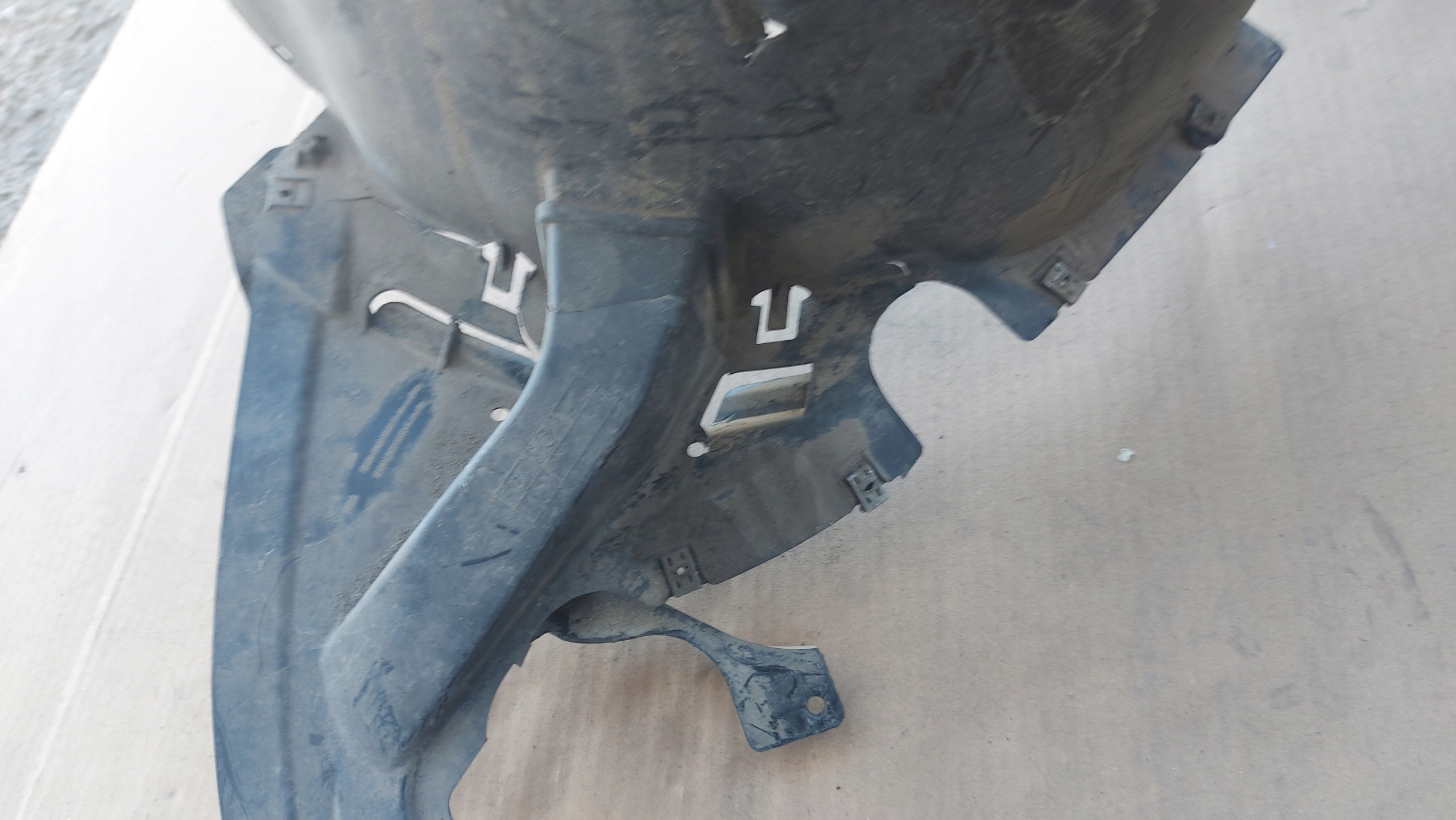mudguard right front SKODA OCTAVIA III 13