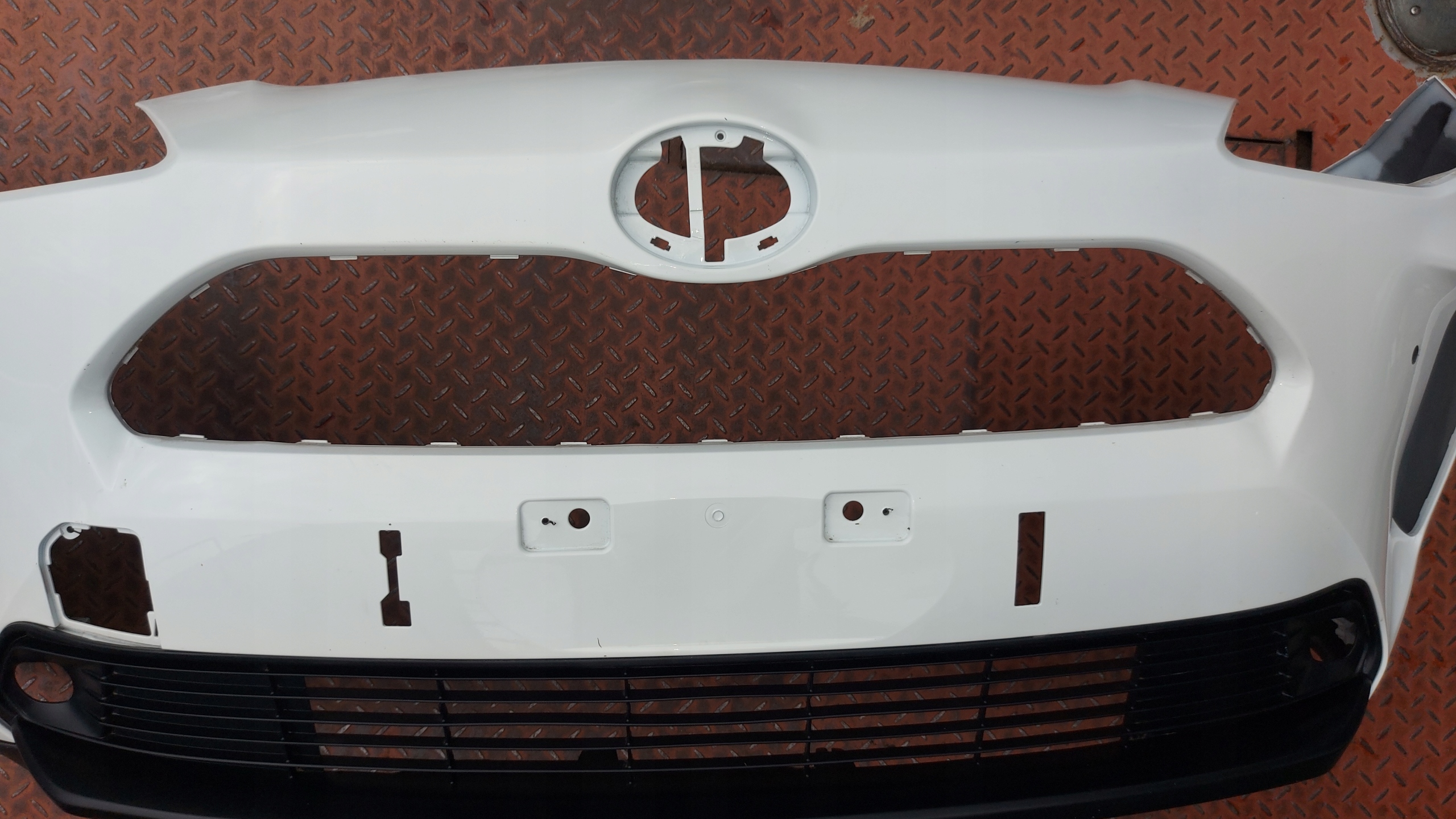 bumper front front TOYOTA YARIS CROSS 21