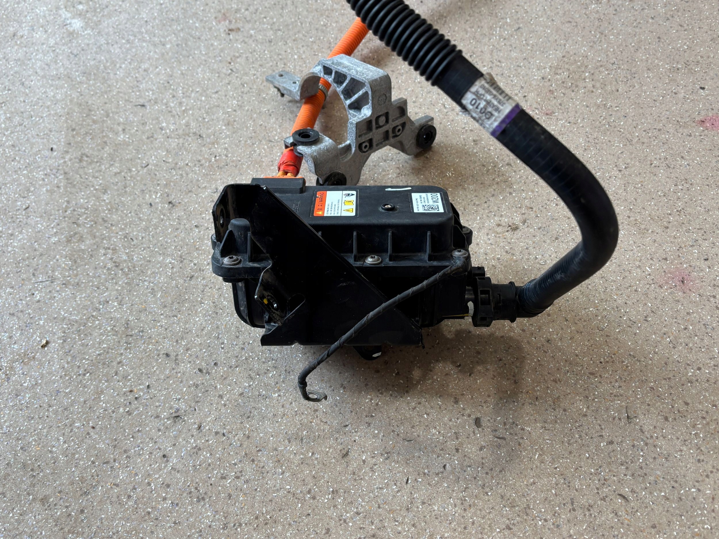 вентилятор Hyundai IONIQ 5 375W2GI100