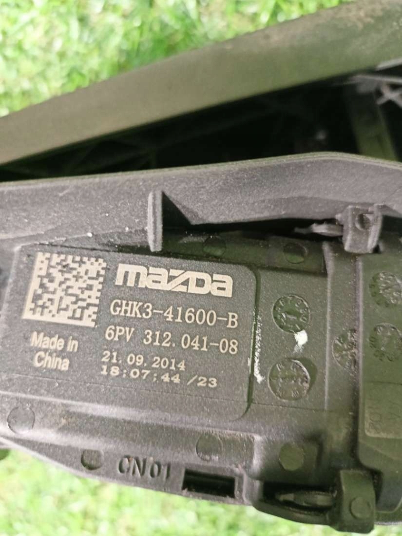 accelerator pedal Mazda 6 GJ r2015
