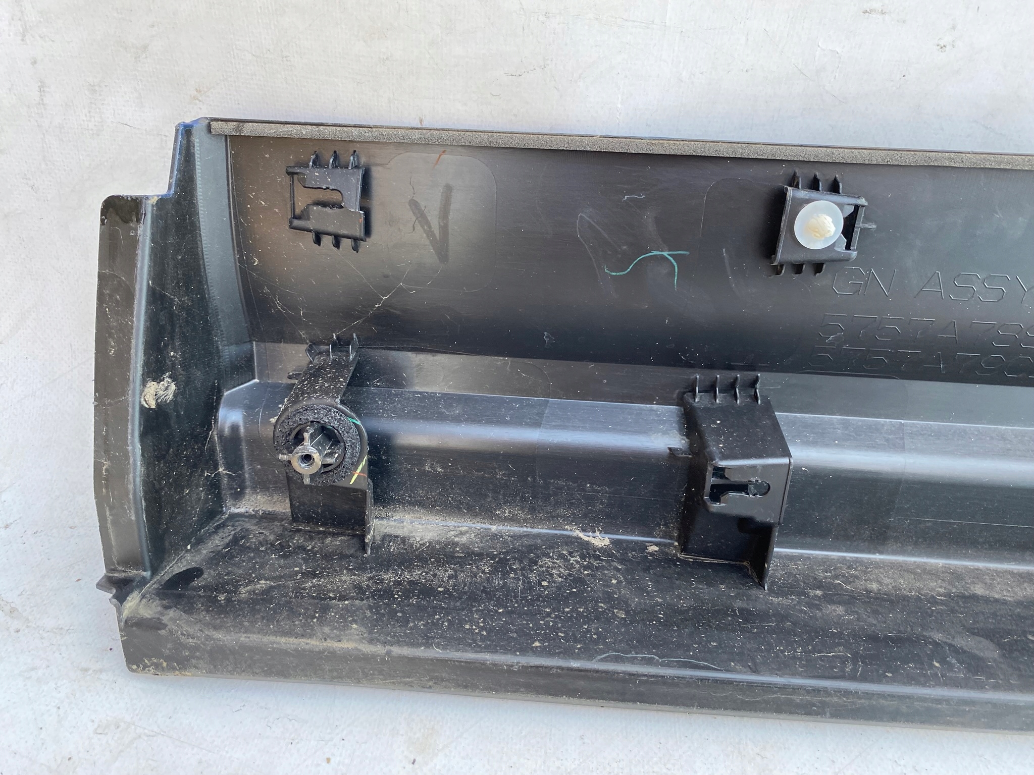 MITSUBISHI ECLIPSE CROSS 21- moulding door right rear part