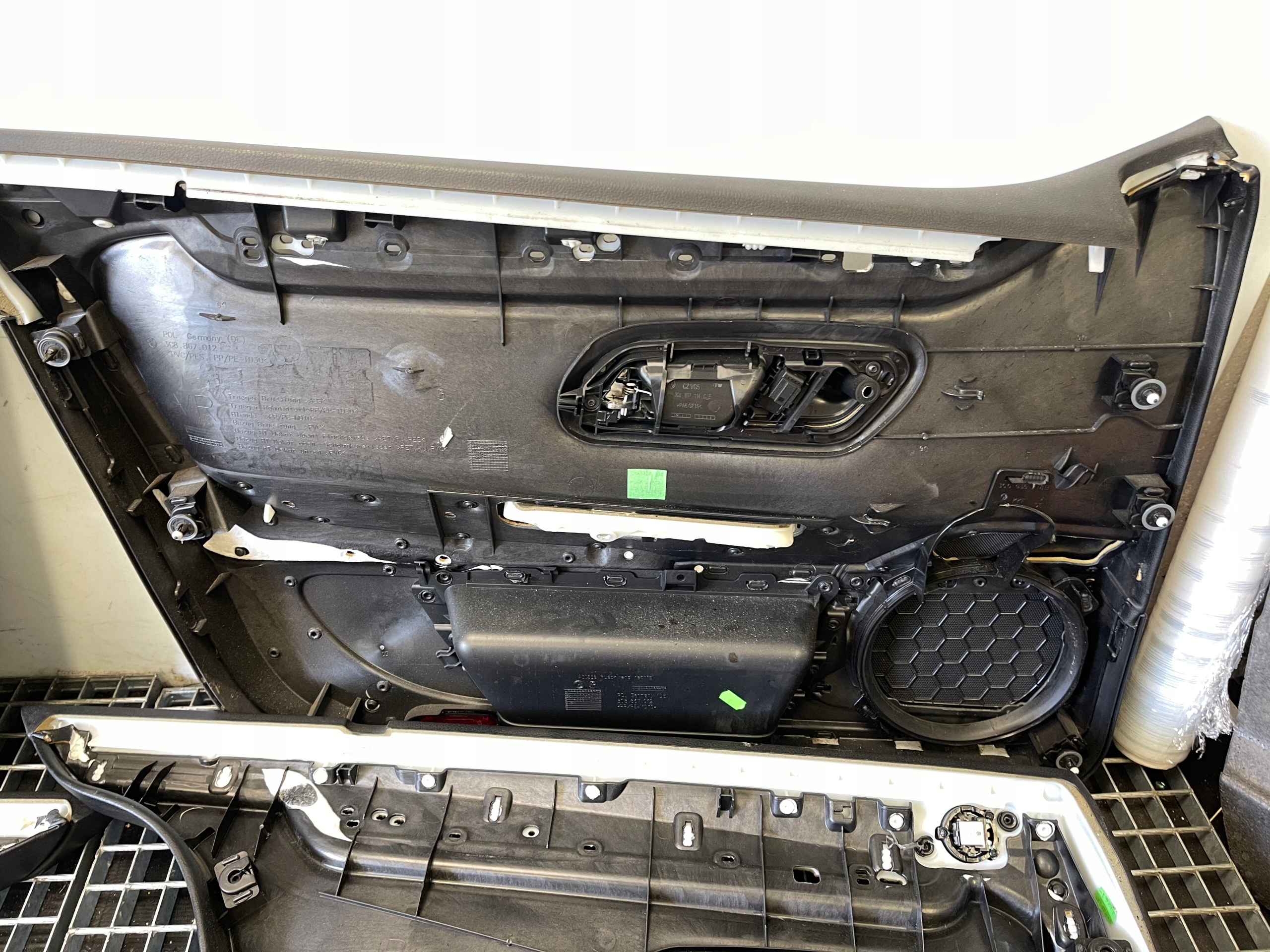 VW PASSAT CC LIFT side door leather side upholstery 3C8 3C8 EUROPA
