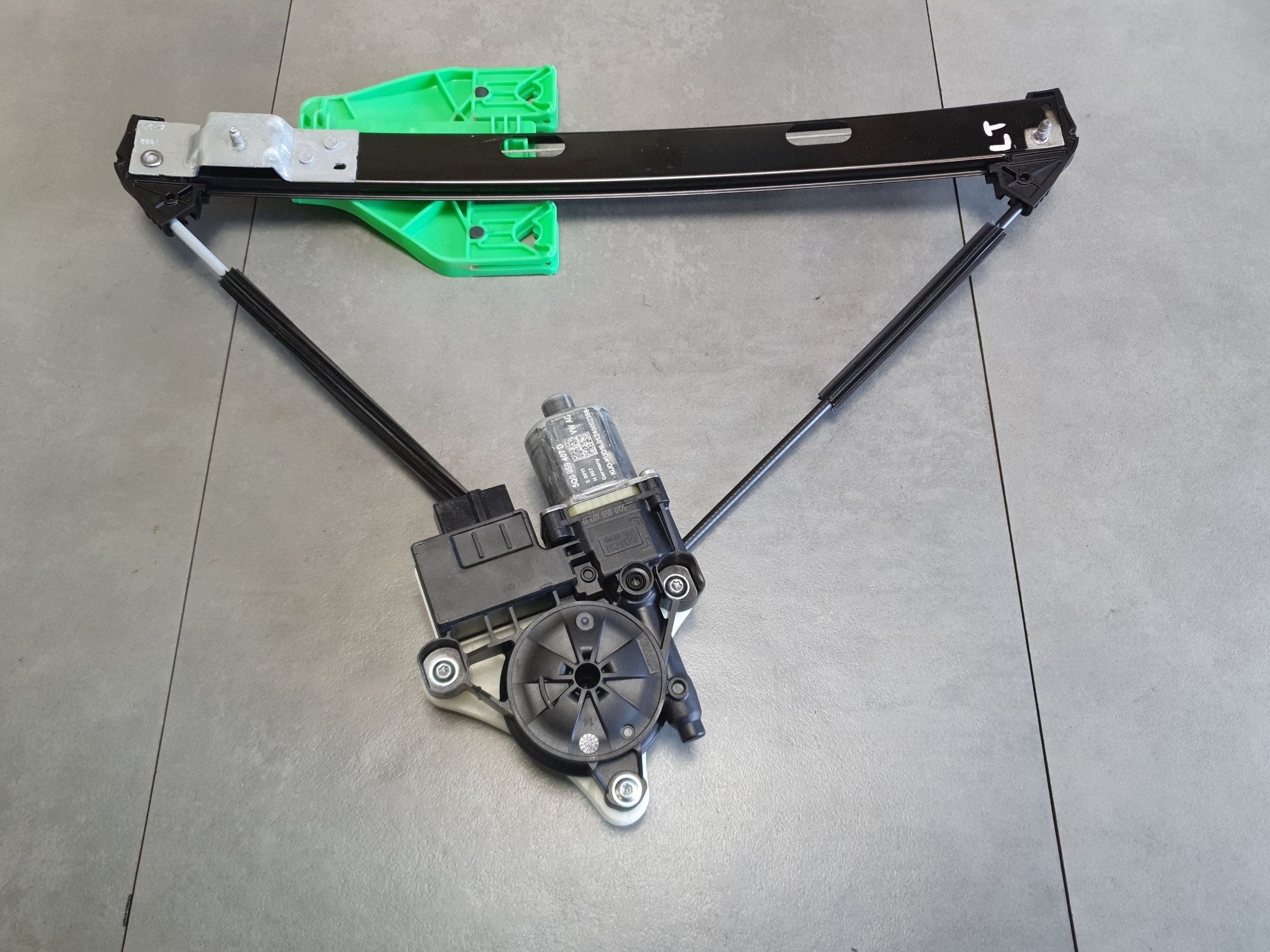 Cupra Leon IV KOMBI window regulator left rear part 5FA839461A