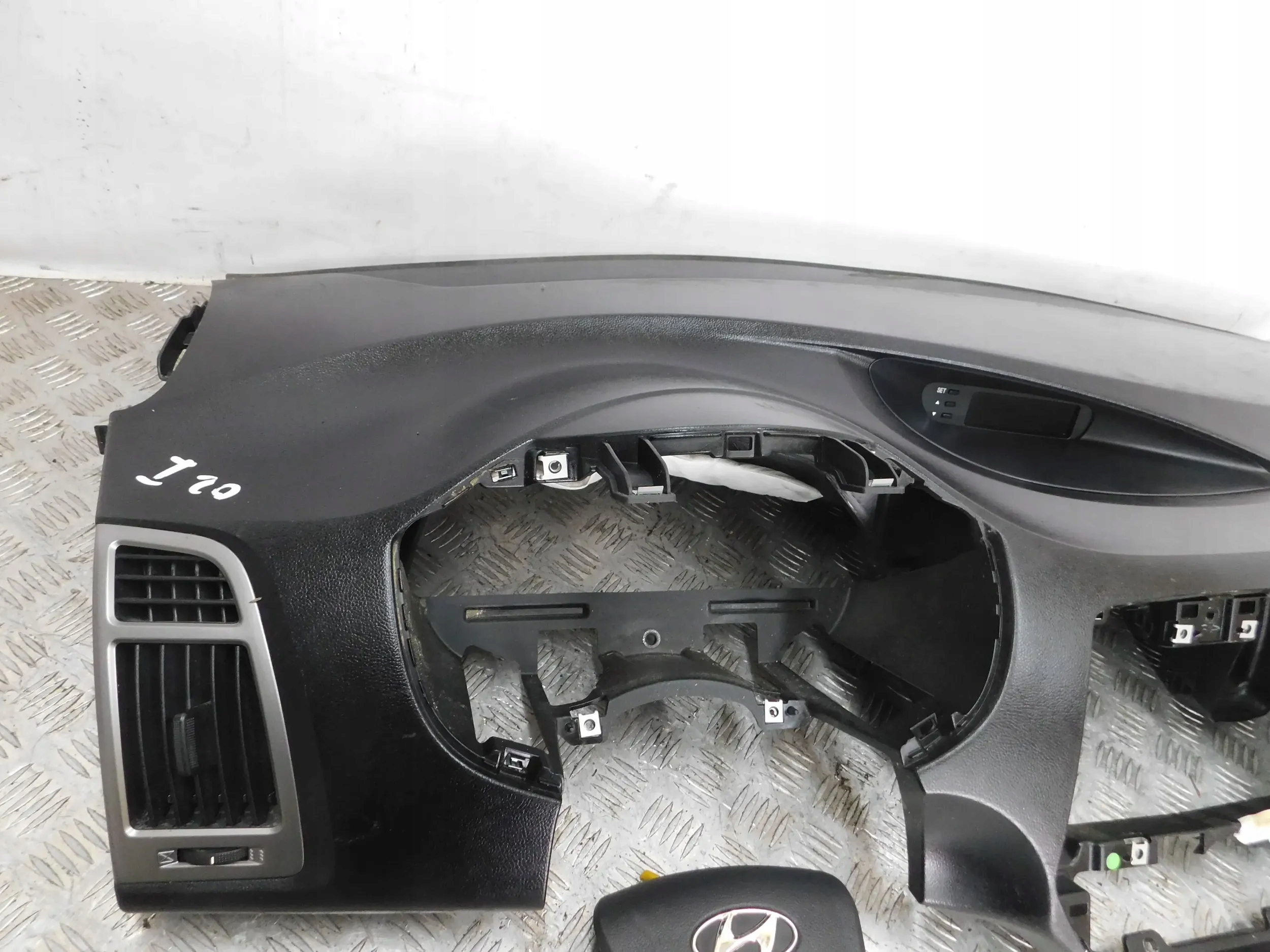 dashboard console airbag adjusters HYUNDAI I20 LIFT 12-14