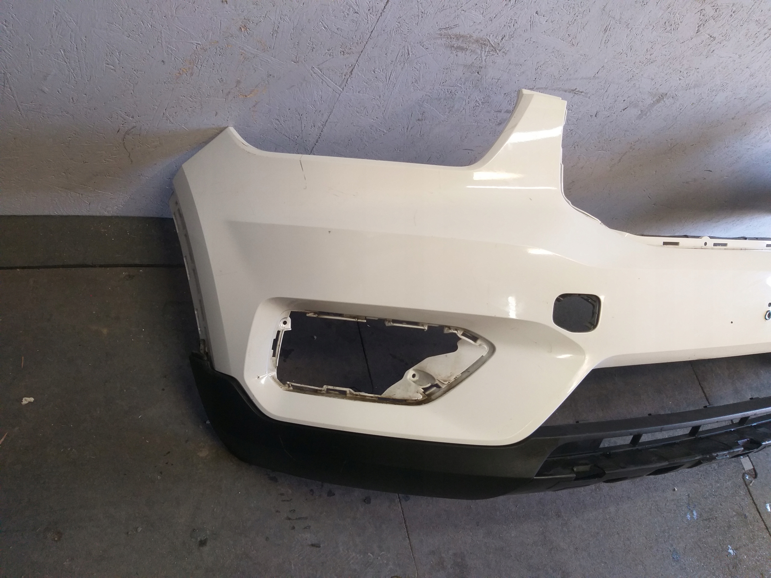 PARAURTI ANTERIORE VOLVO XC40 17