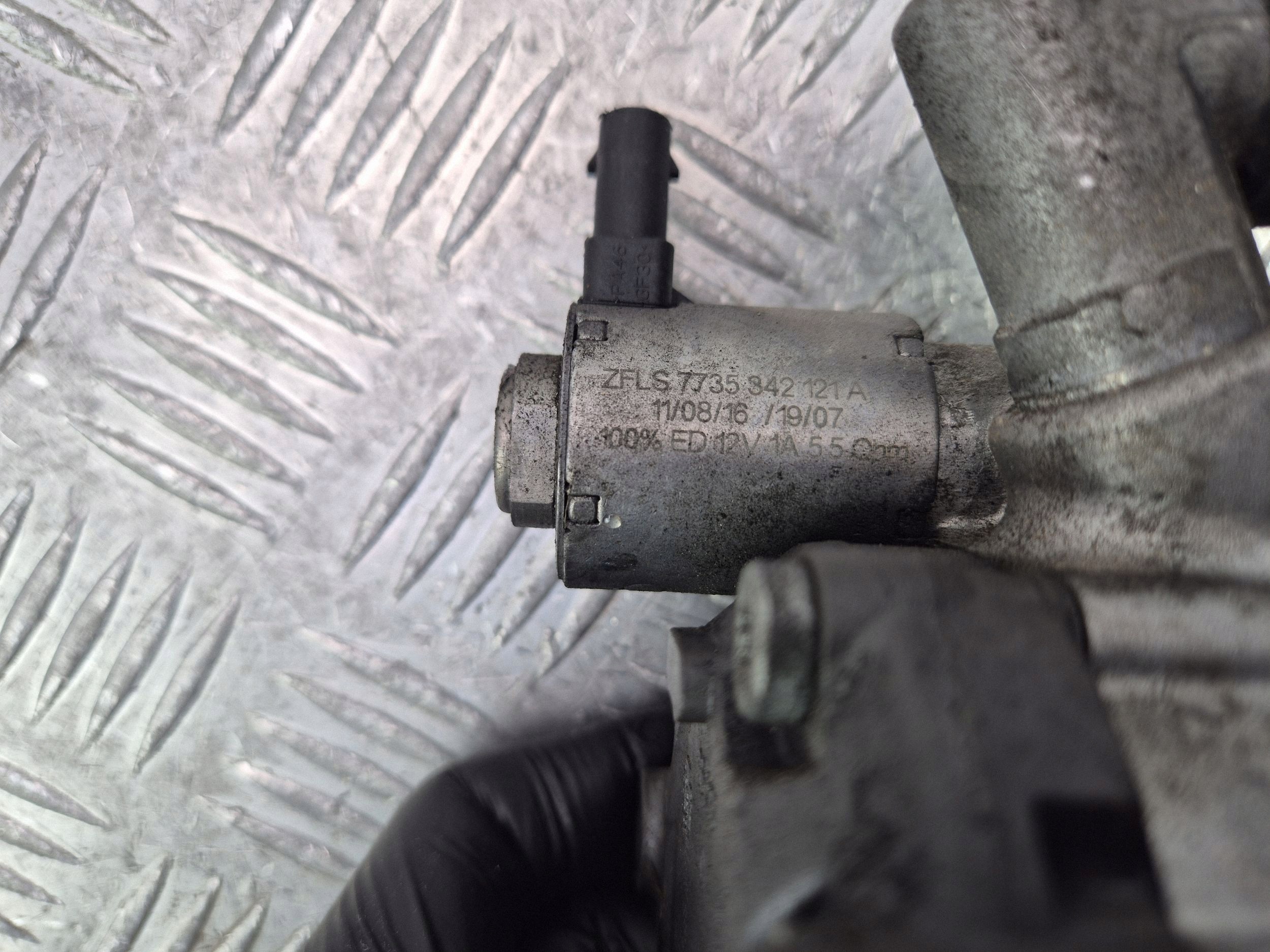 Mercedes E250 CGI A207 servo pump A0064667501