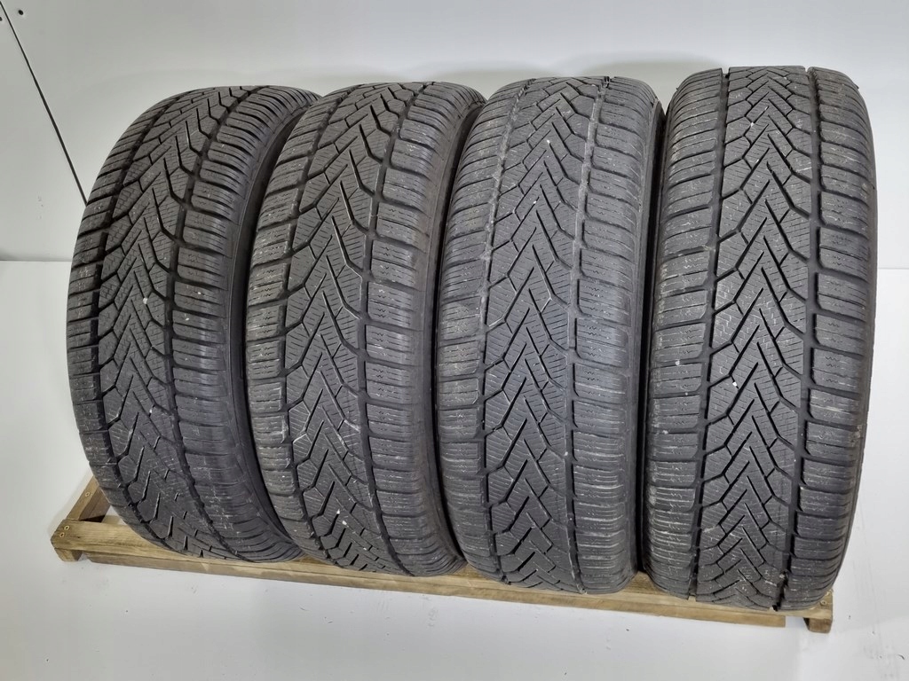 Opony K5042 Semperit Speed-Grip 2 205/55R16 zima komplet