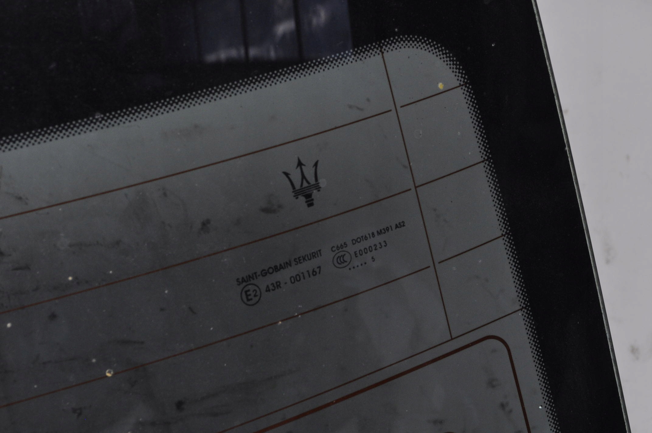 MASERATI GHIBLI III SZYBA TYLNA PRZYCIEMNIANA 15R Typ samochodu Samochody osobowe