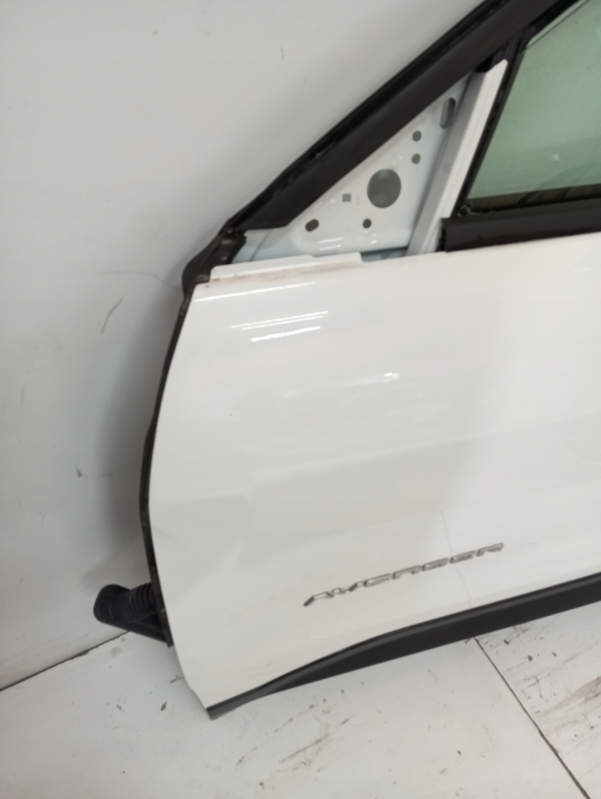 door left front JEEP AVENGER 23R