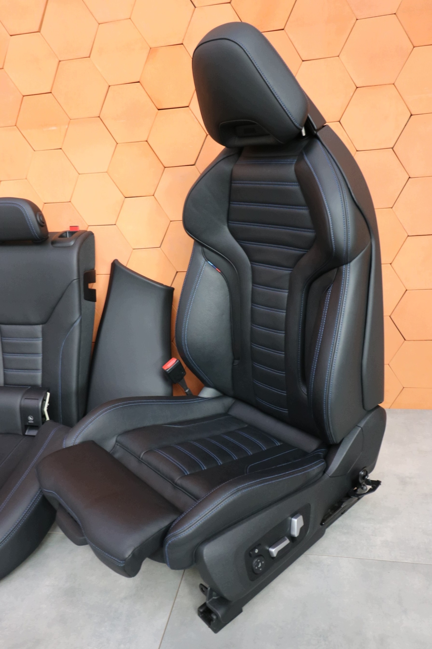 BMW 4' G26 inner seats m-packet heated PAMIEC H&K VERNASCA black,