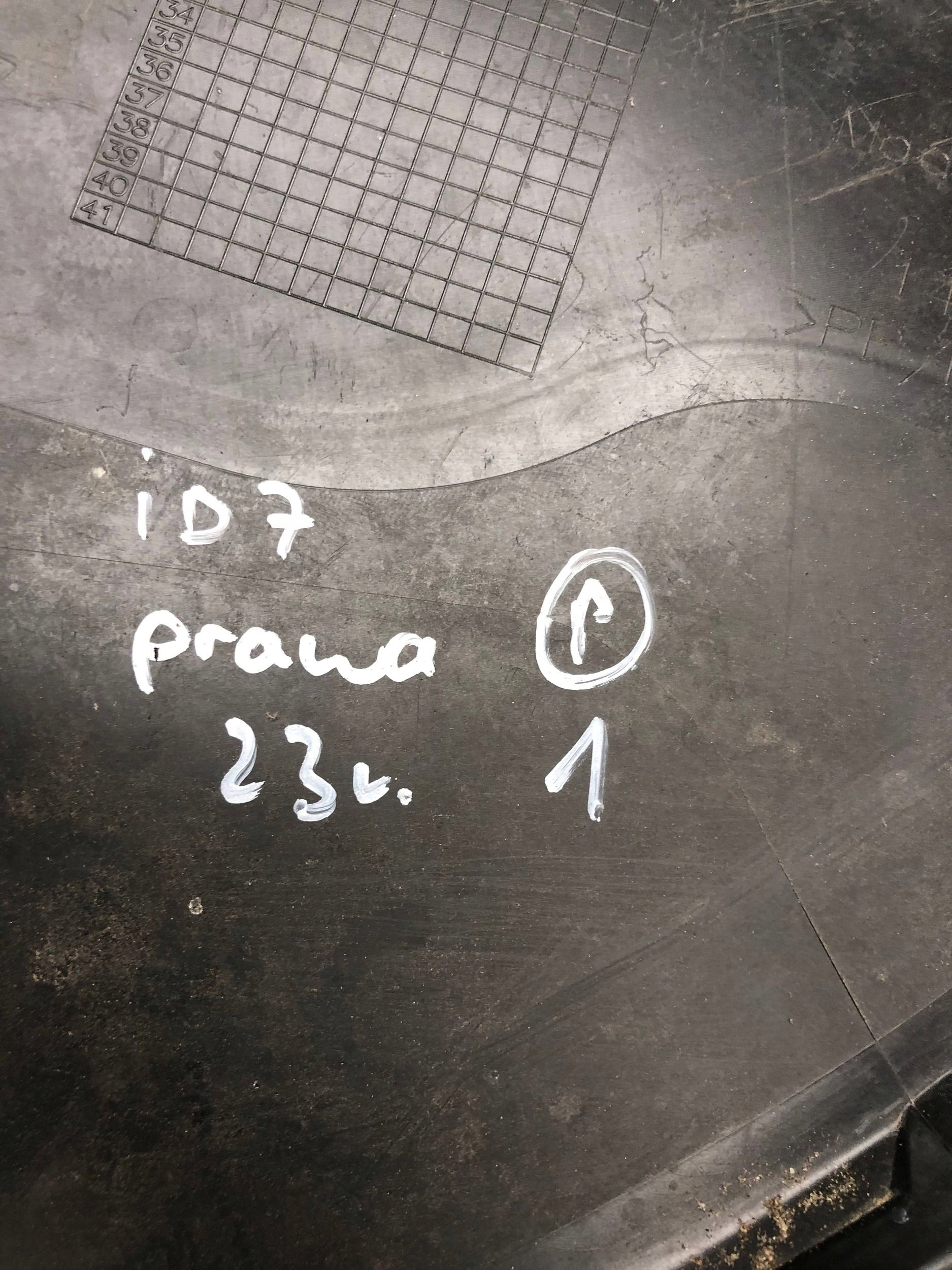 vzduchovod NADKOLA pravá VW ID.7 14A805826A
