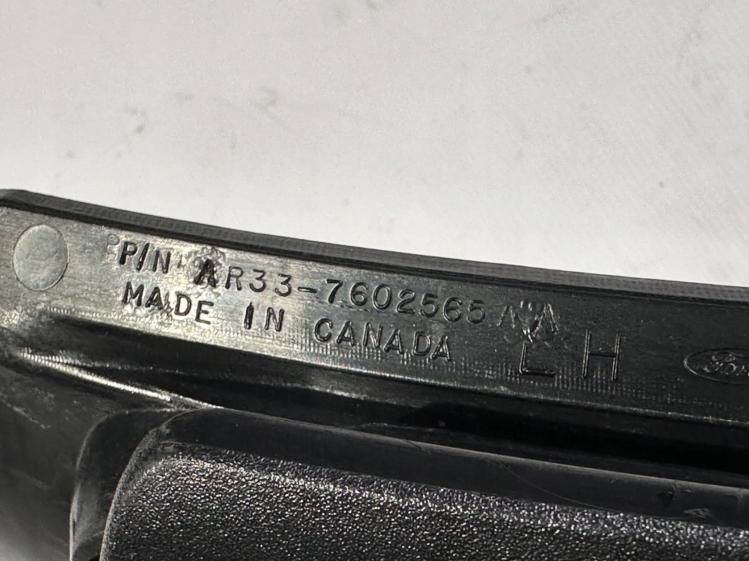 moulding slupka A door windows left Ford Mustang Cabrio 2005 - 2014