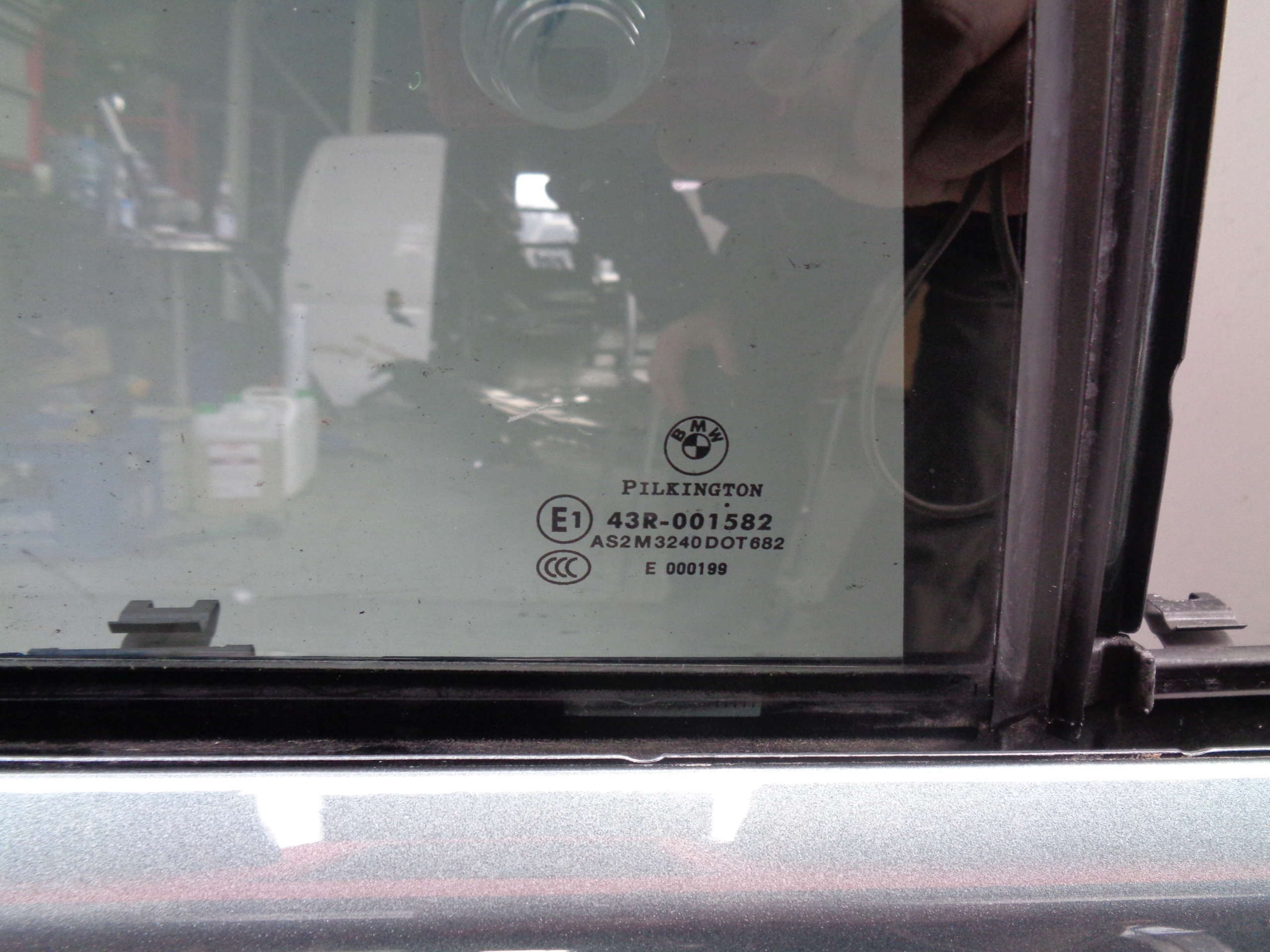 door right rear. BMW 3 E90 sedan NR 34554
