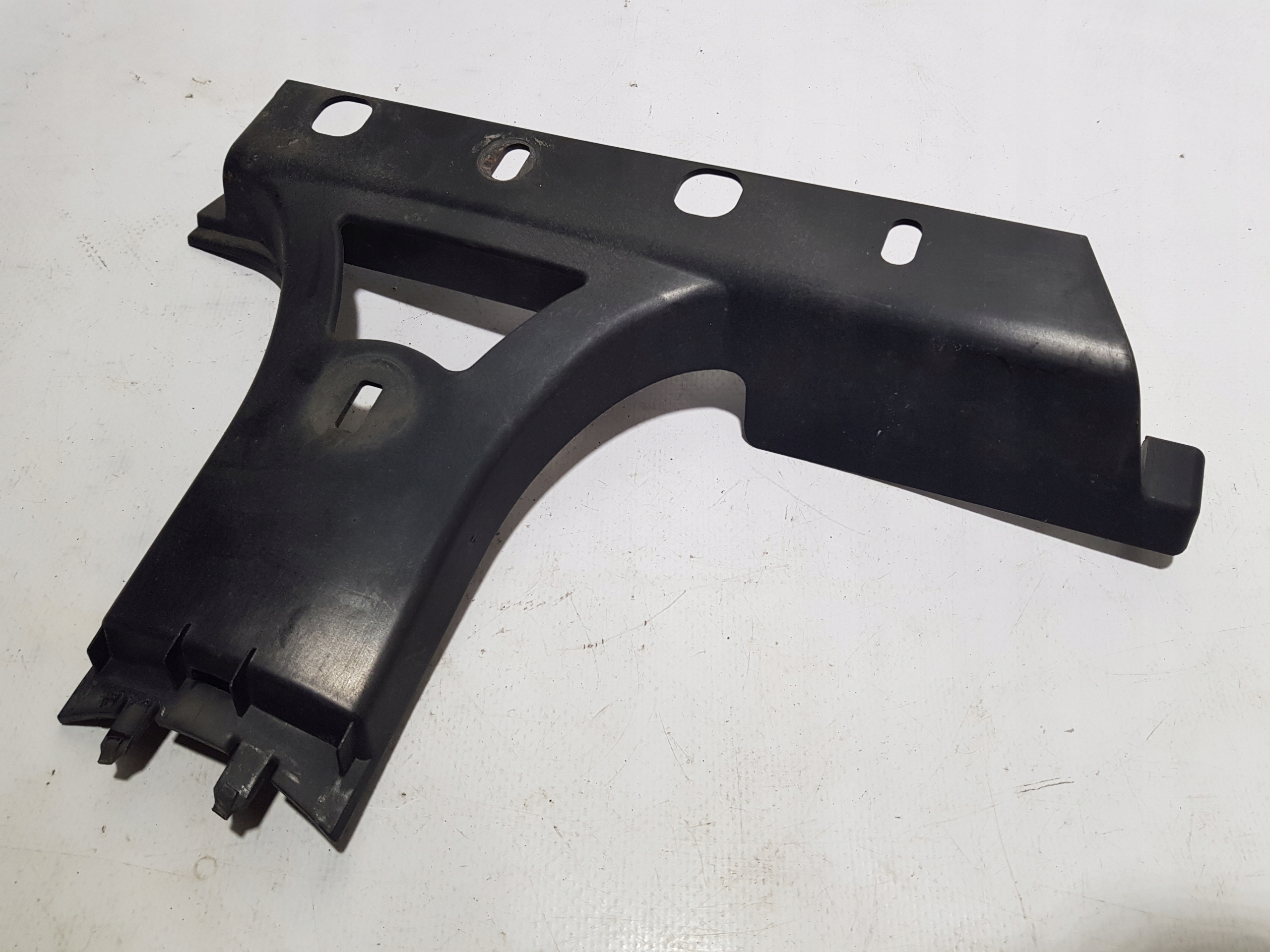 MERCEDES W207 bracket grille radiator 2078880190