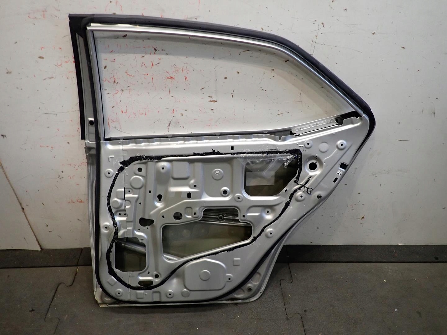 TÜR HECK HINTEN RECHTS TOYOTA COROLLA E16 2013-2019