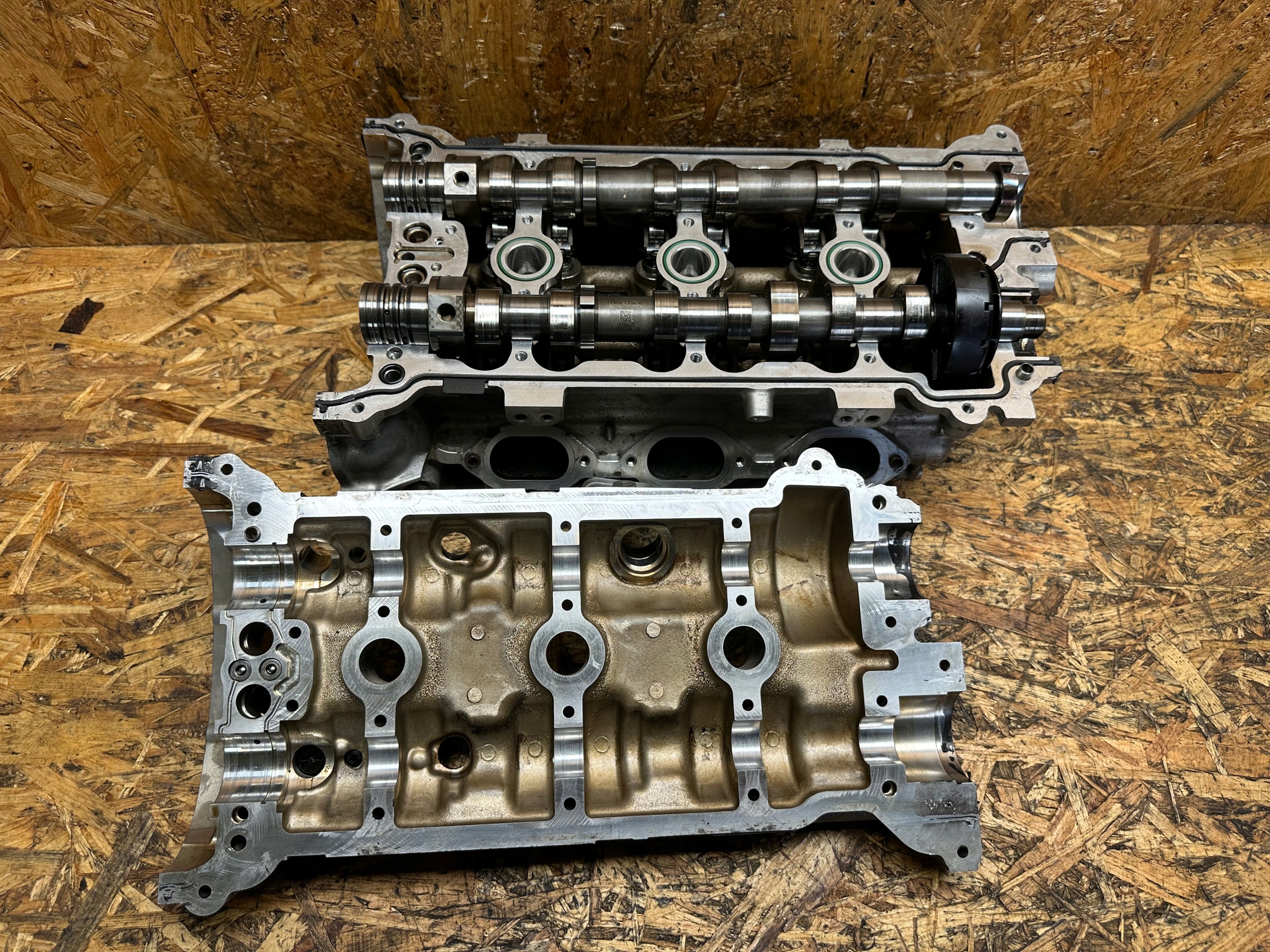 Głowica wałki Alfa Romeo GIULIA 2.9 QV 326500 AC