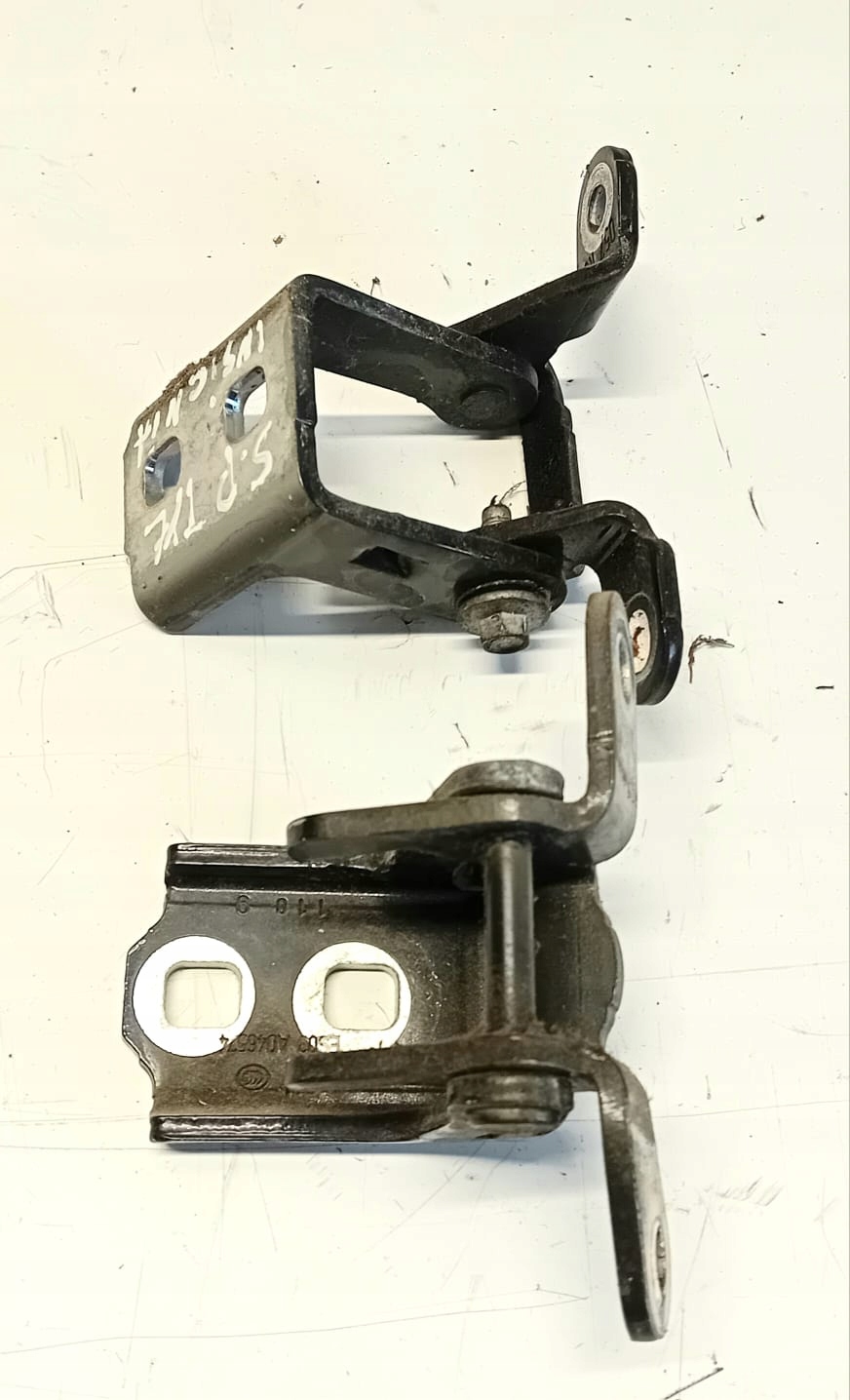 hinges door right front OPEL INSIGNIA A