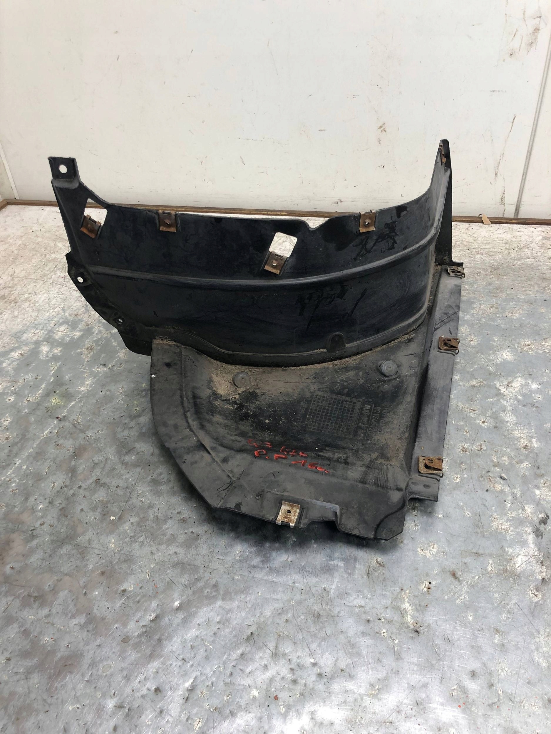 NOSEK NADKOLA right front AUDI Q3 8U LIFT 8U0853888E