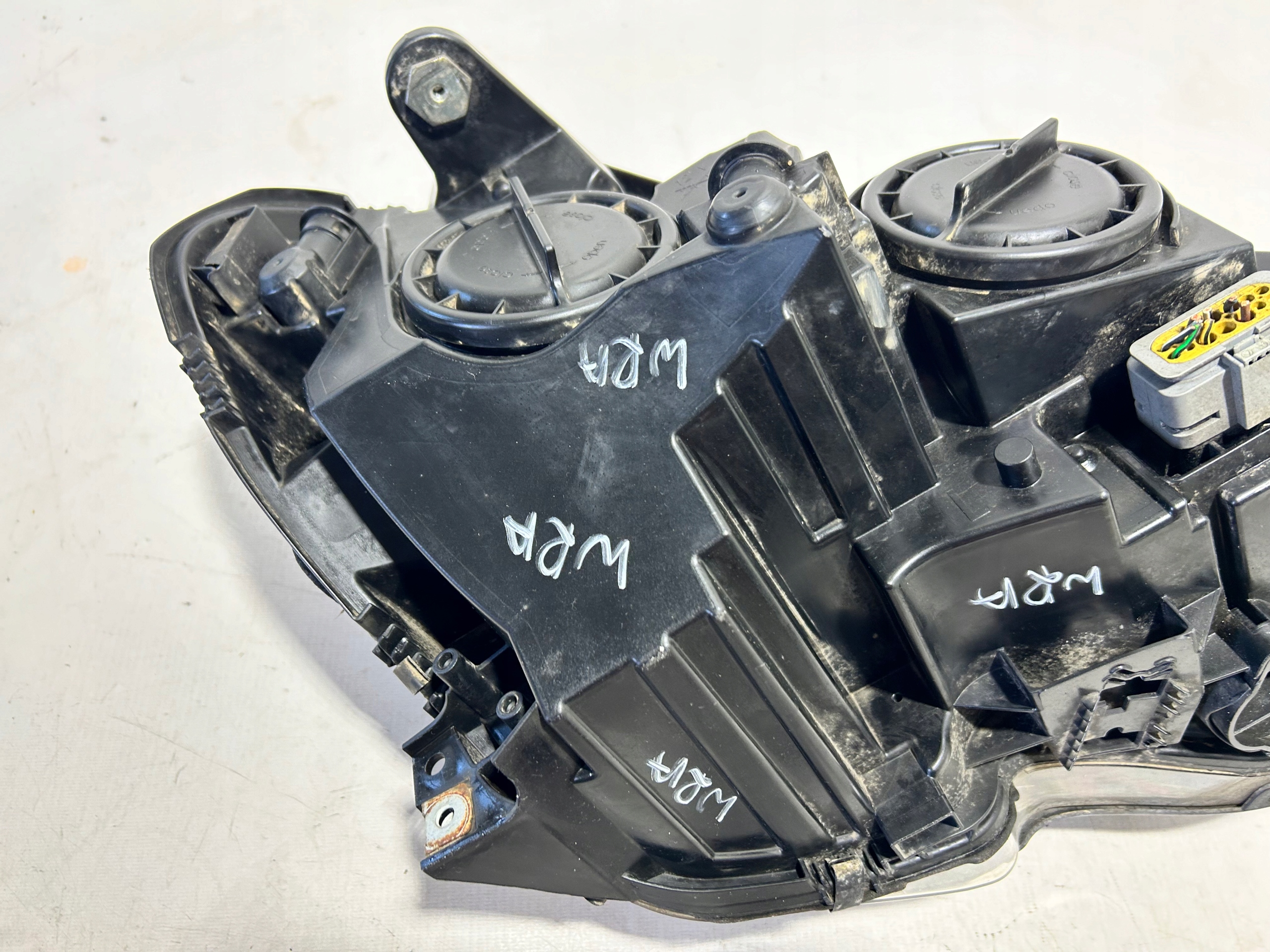 MERCEDES W204 LIFT light left front UK H7 2048209759