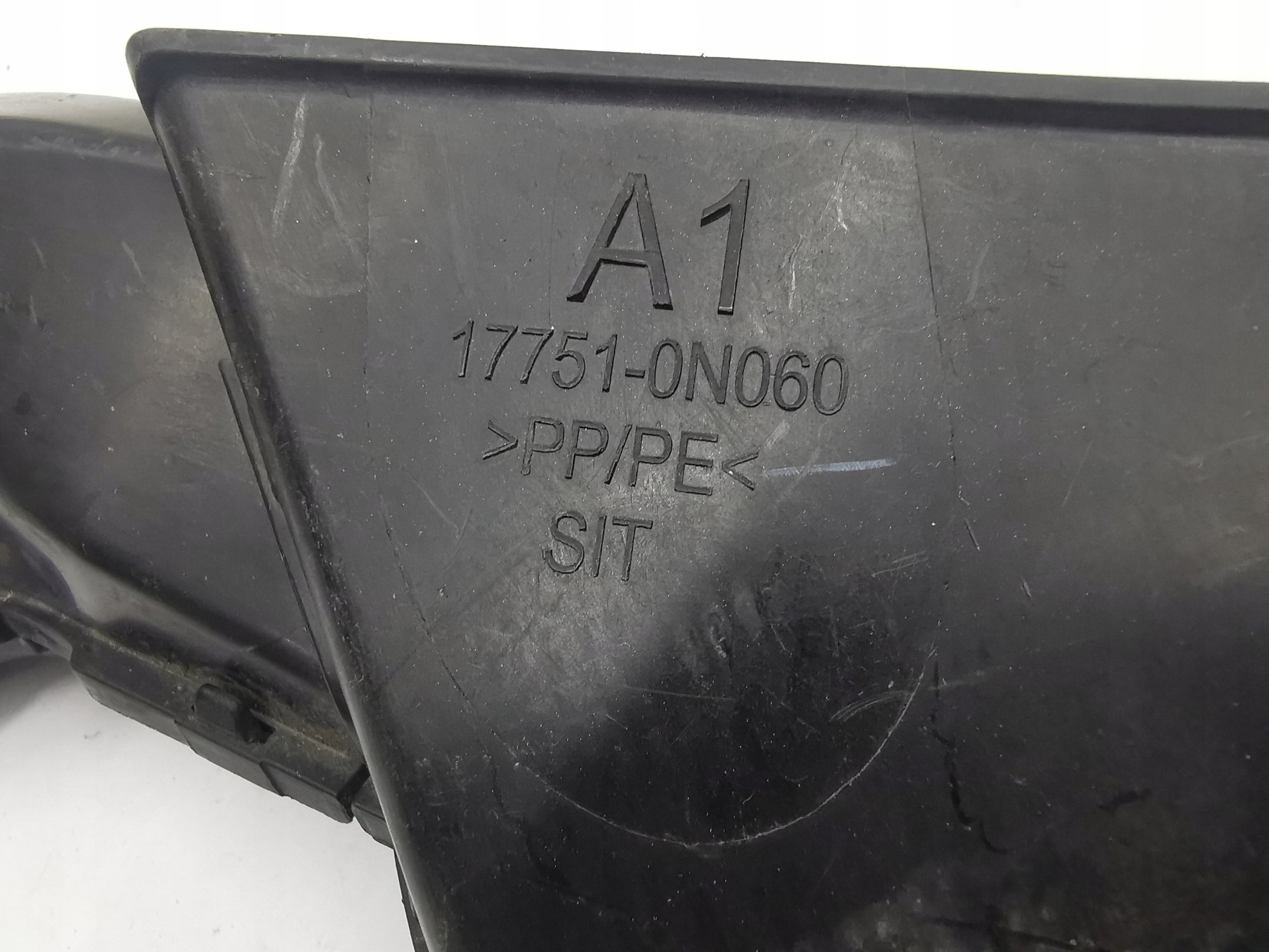 DOLOT REZONATOR luft TOYOTA AURIS II 1.4 / 17751-0N060