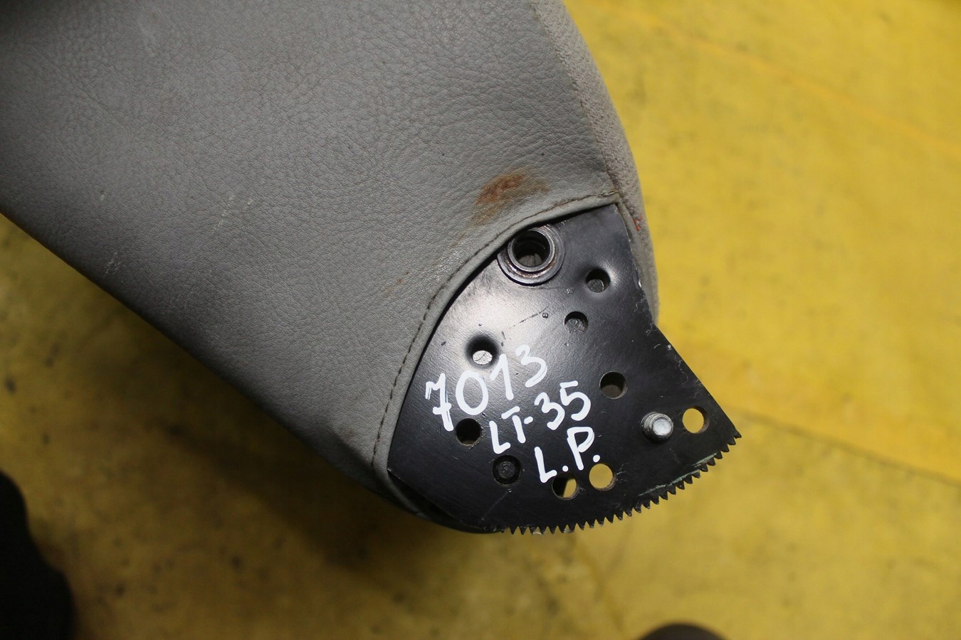 кресло передний левый vw LT 35 46 28