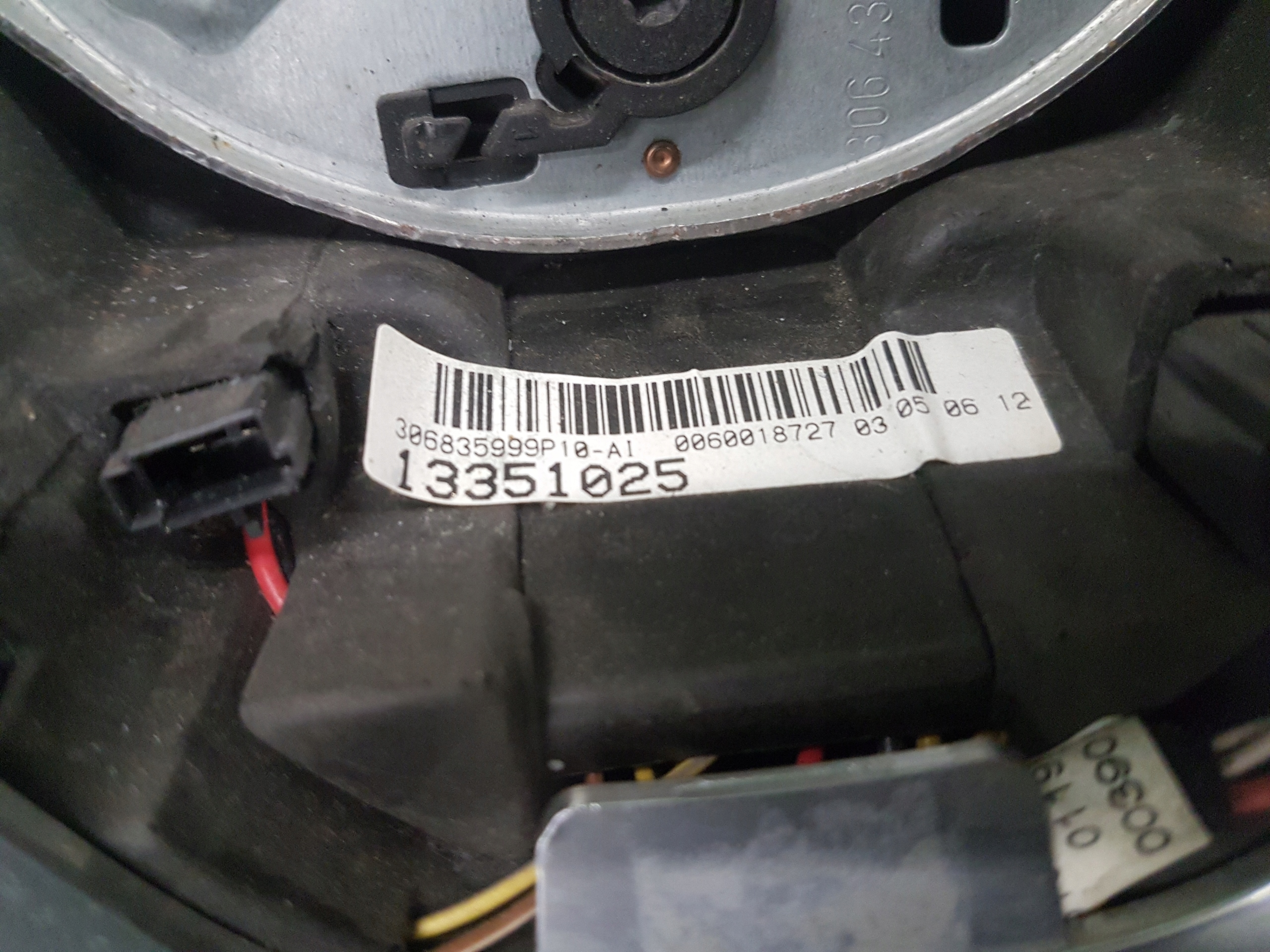 lenkrad OPEL ASTRA J 13351025