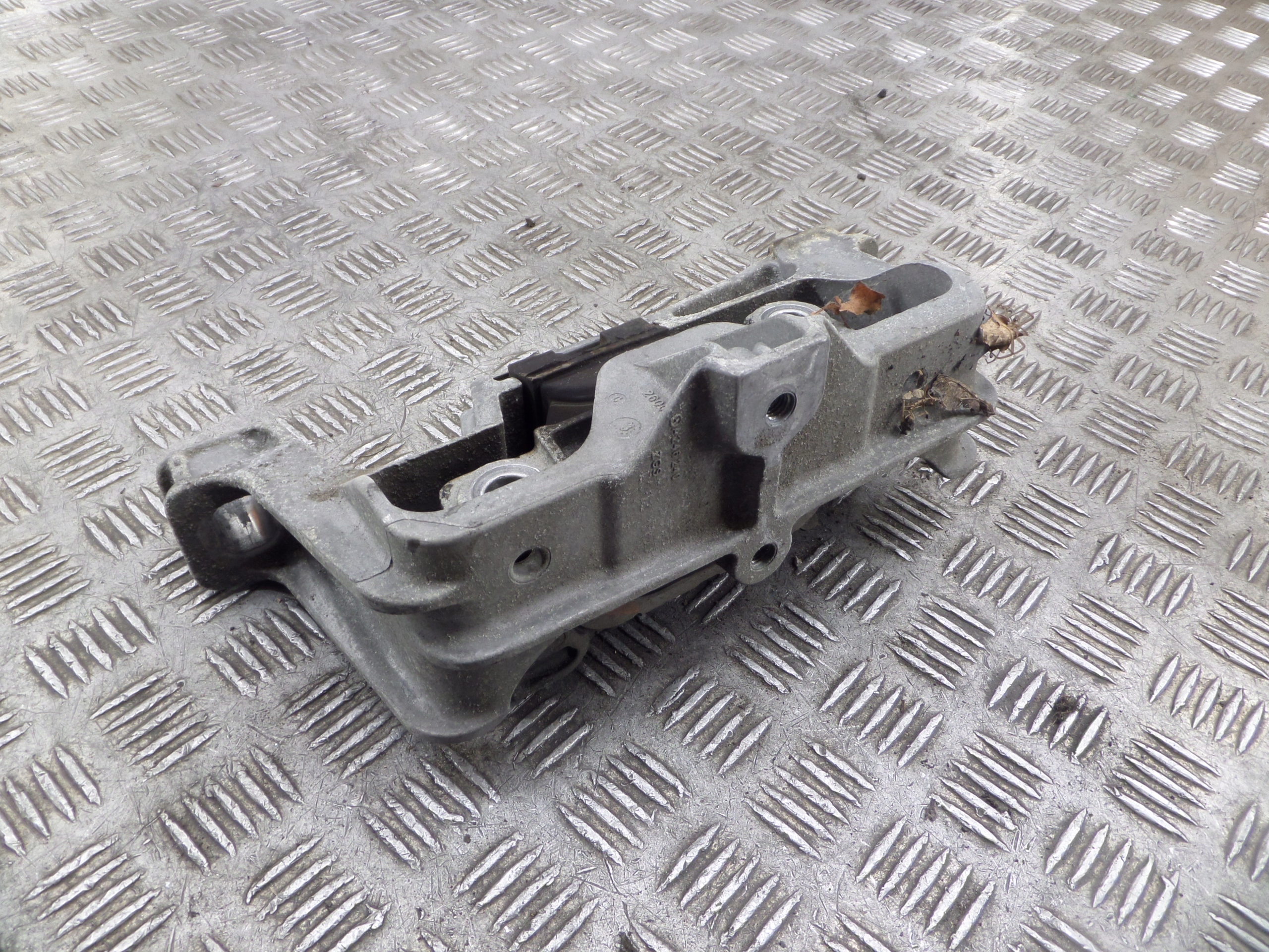 airbag engine mount MERCEDES A W176 2.2 CDI A2462402617