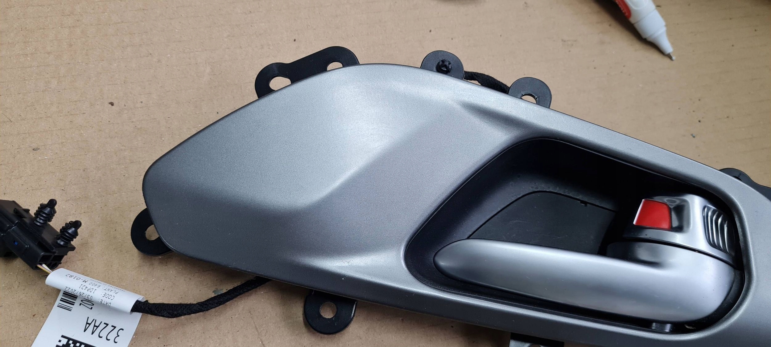 Chrysler Pacifica 2022 handle WEWNTRZNA door right right front 5RU76TRMAE