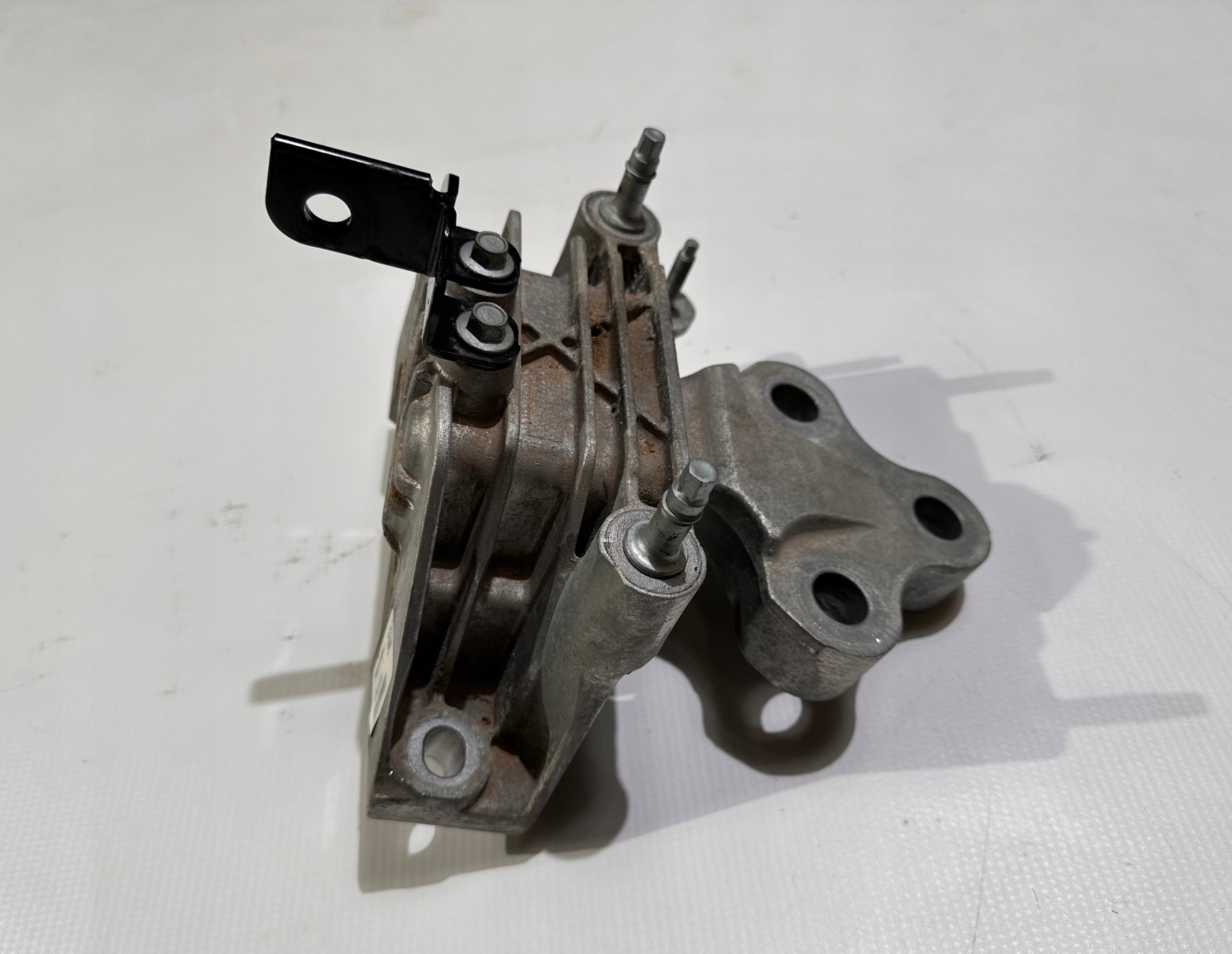 holder engine mount airbag Chrysler Pacifica 2016 - 2024