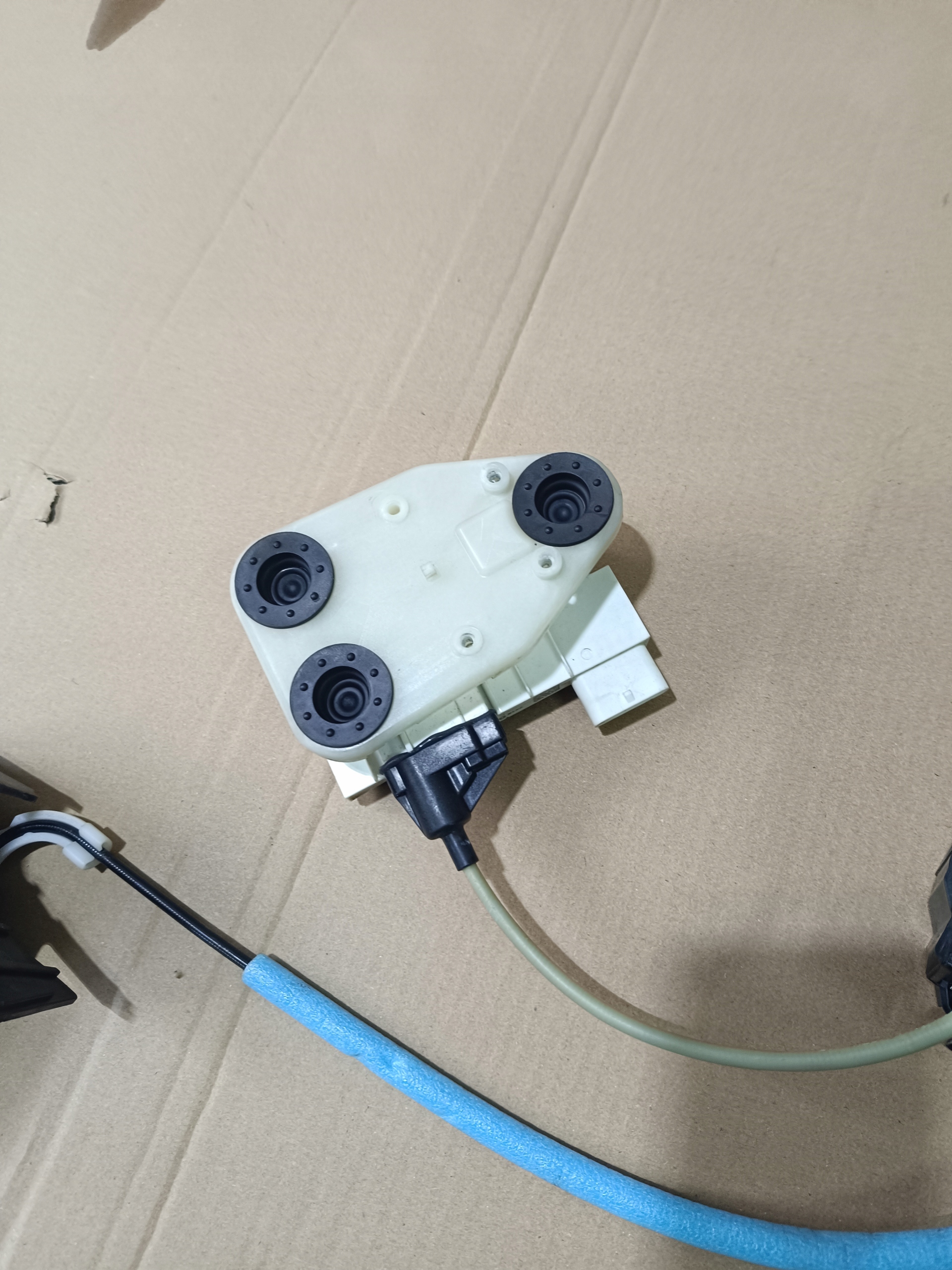 ZAMEK DOCIAG DRZWI 7281948 BMW X5 F15 Typ samochodu Samochody osobowe